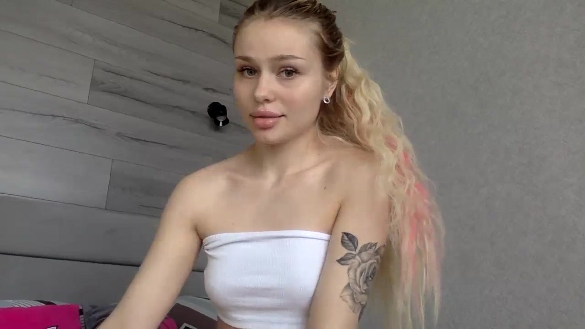 Gallery image thumbnail from StellaSol's myfreecams stream on, 11/13/2023, 11:07 image 10 of 20