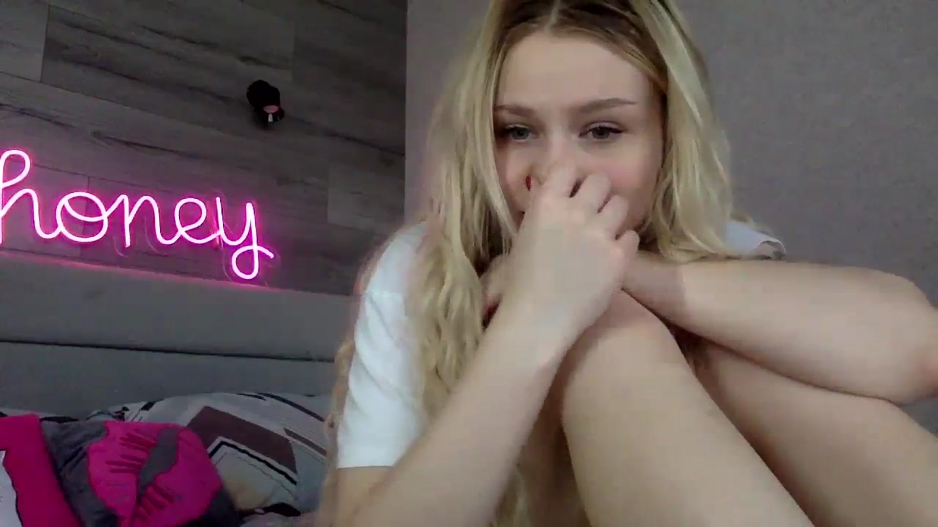Gallery image thumbnail from StellaSol's myfreecams stream on, 11/13/2023, 14:07 image 14 of 20