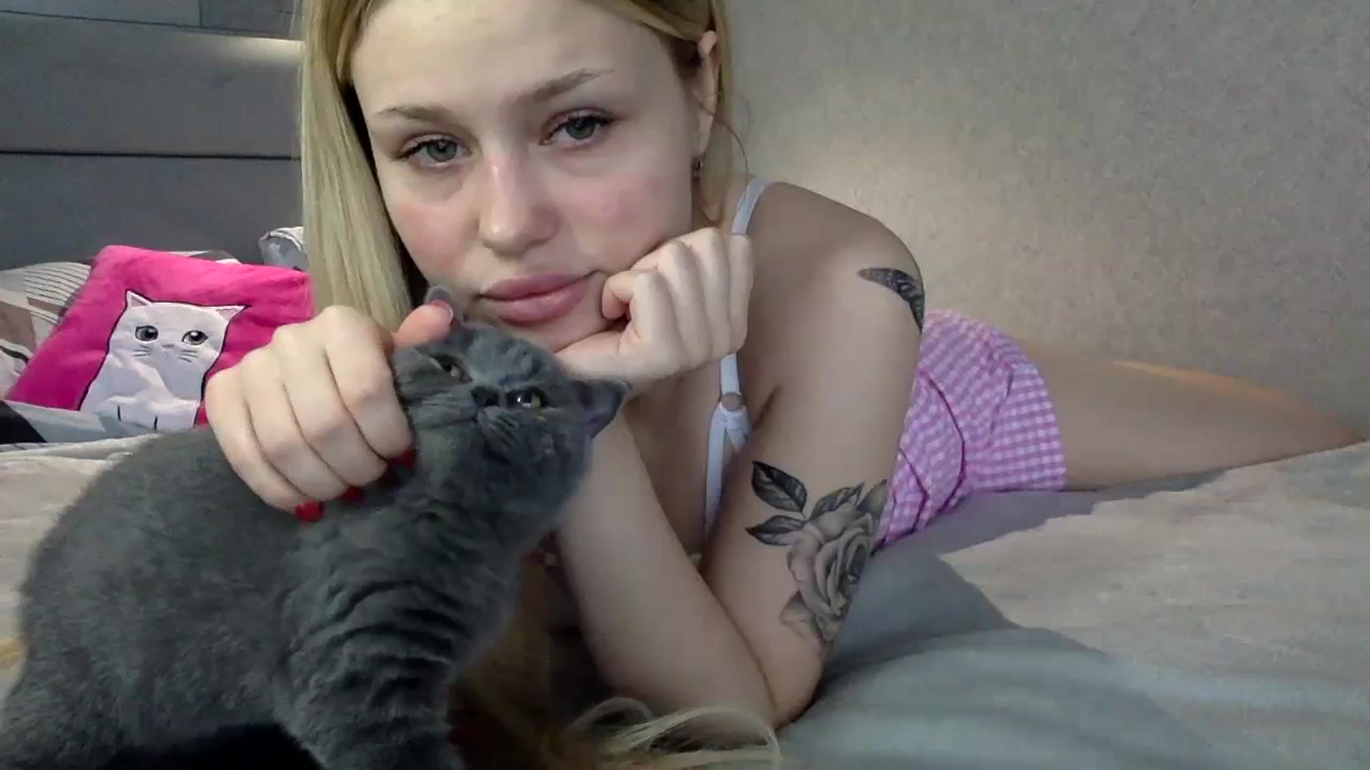 Gallery image thumbnail from StellaSol's myfreecams stream on, 11/15/2023, 10:02 image 10 of 20