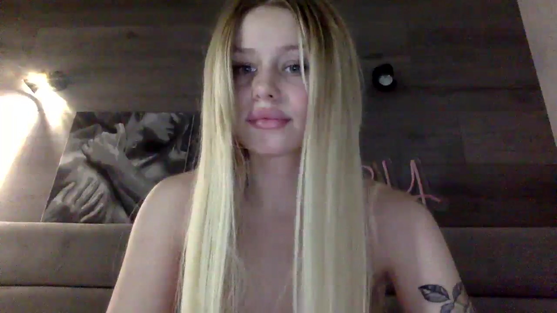Gallery image thumbnail from StellaSol's myfreecams stream on, 11/18/2023, 20:20 image 12 of 20