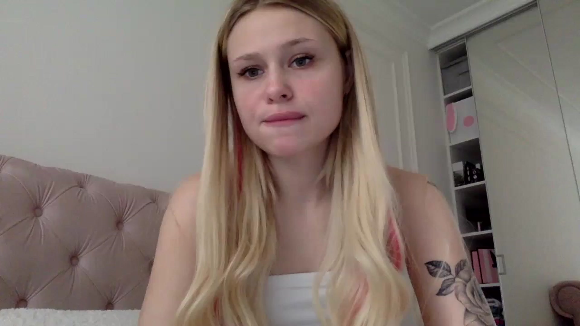 Gallery image thumbnail from StellaSol's myfreecams stream on, 12/01/2023, 11:51 image 11 of 20