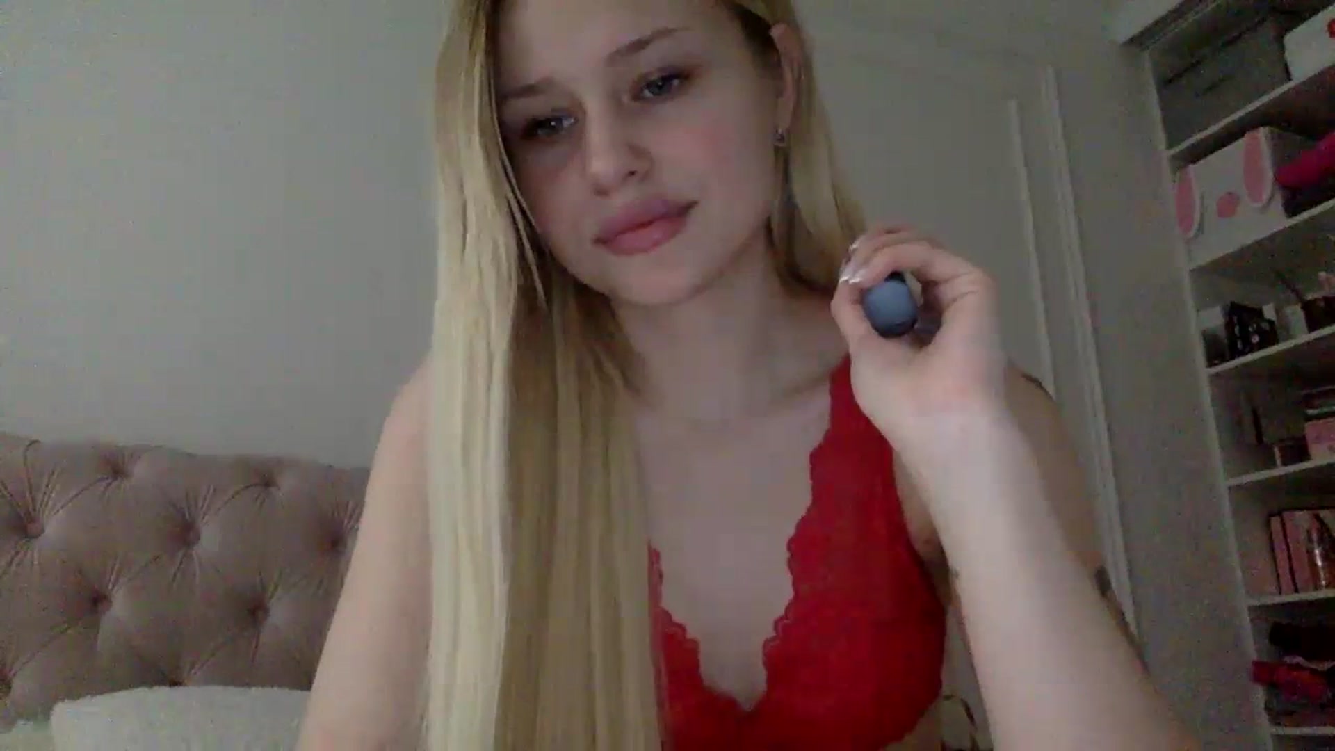 Gallery image thumbnail from StellaSol's myfreecams stream on, 12/10/2023, 11:23 image 2 of 20