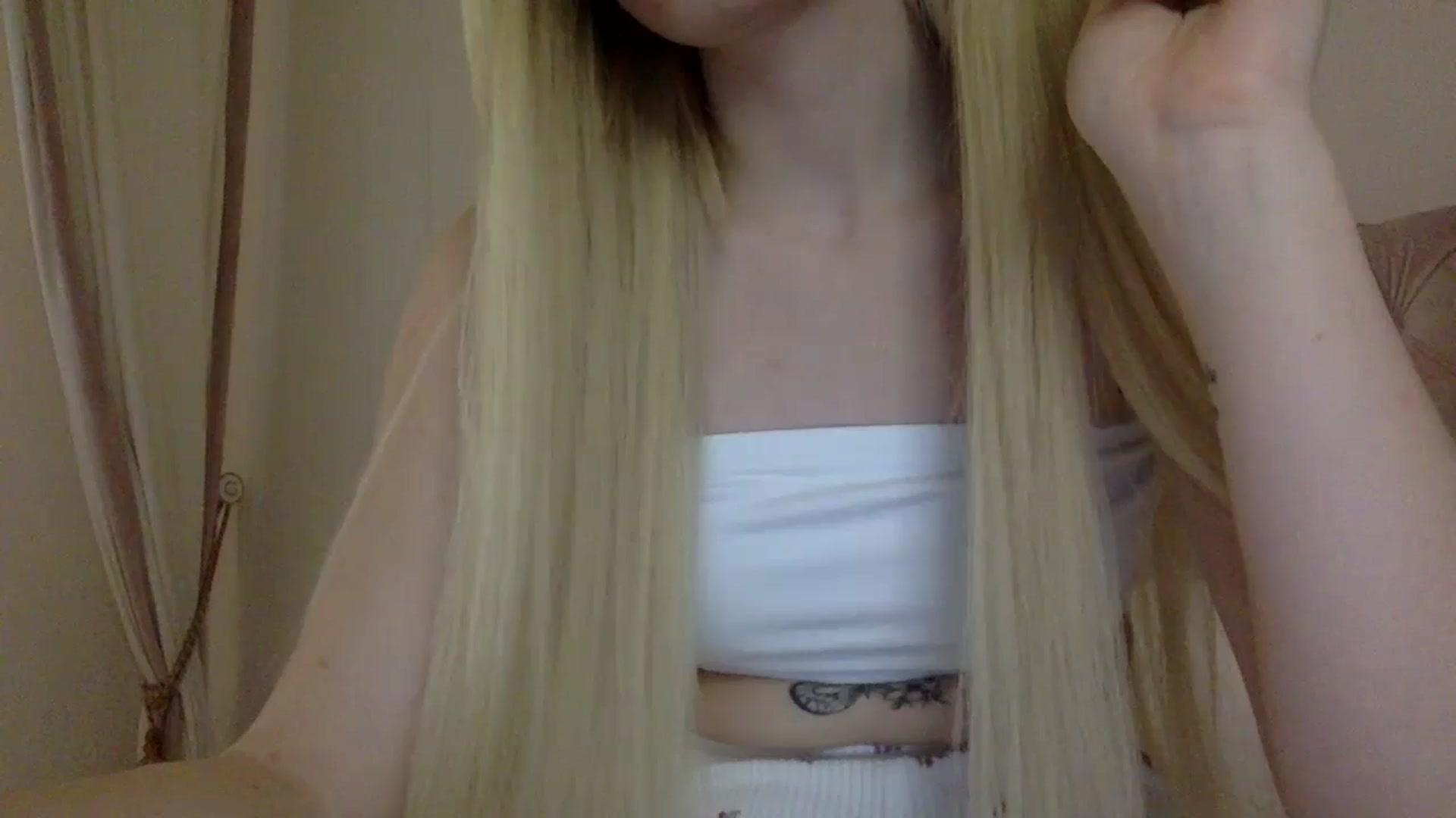 Gallery image thumbnail from StellaSol's myfreecams stream on, 12/12/2023, 06:38 image 20 of 20