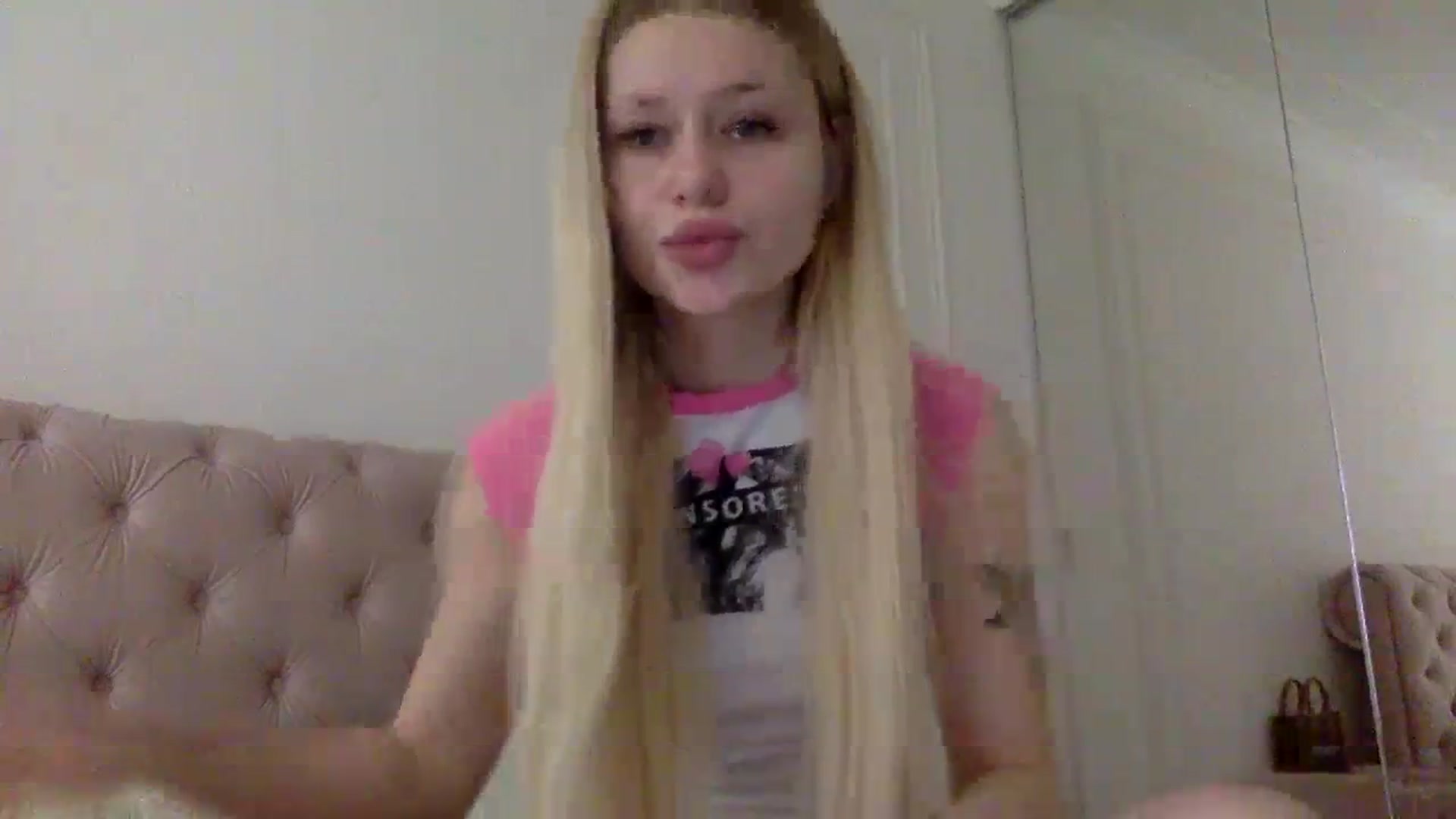 Gallery image thumbnail from StellaSol's myfreecams stream on, 12/14/2023, 08:22 image 6 of 20