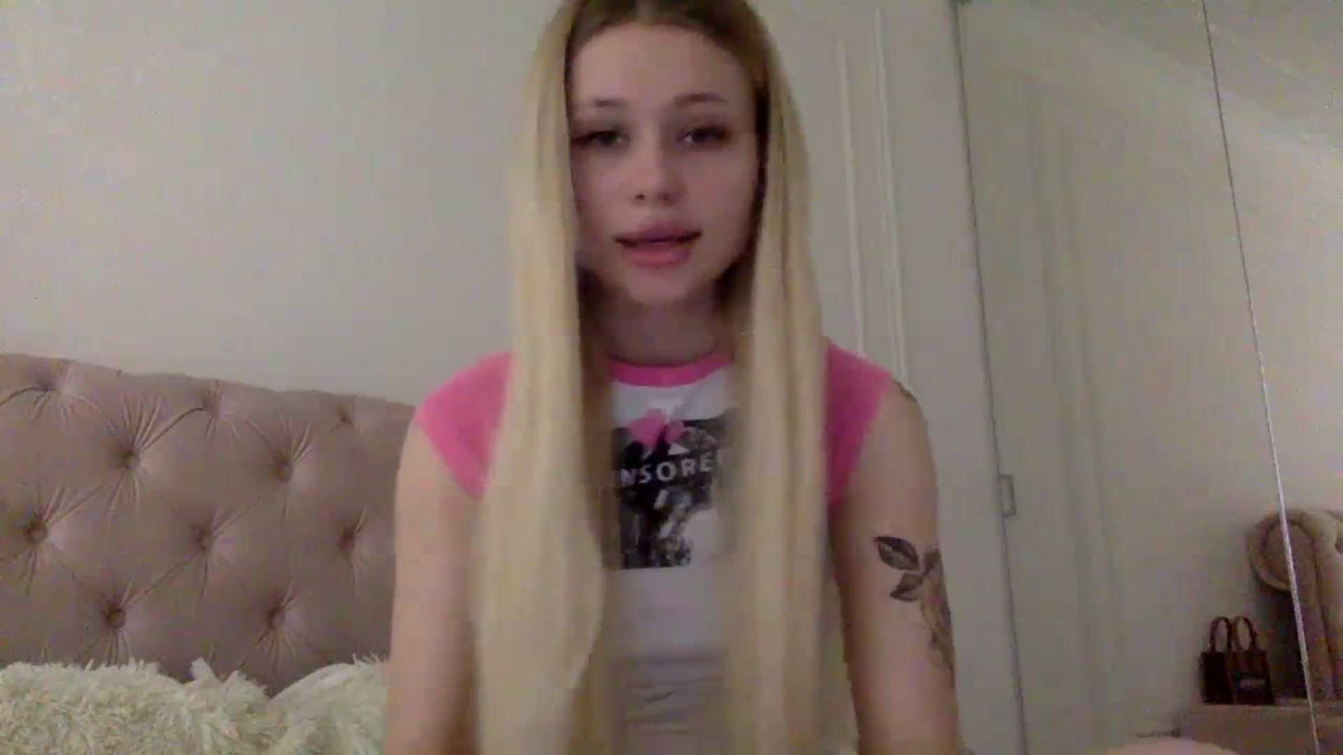 Gallery image thumbnail from StellaSol's myfreecams stream on, 12/14/2023, 08:22 image 14 of 20