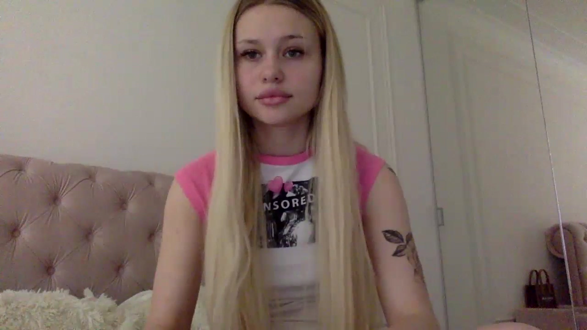Gallery image thumbnail from StellaSol's myfreecams stream on, 12/14/2023, 08:22 image 18 of 20