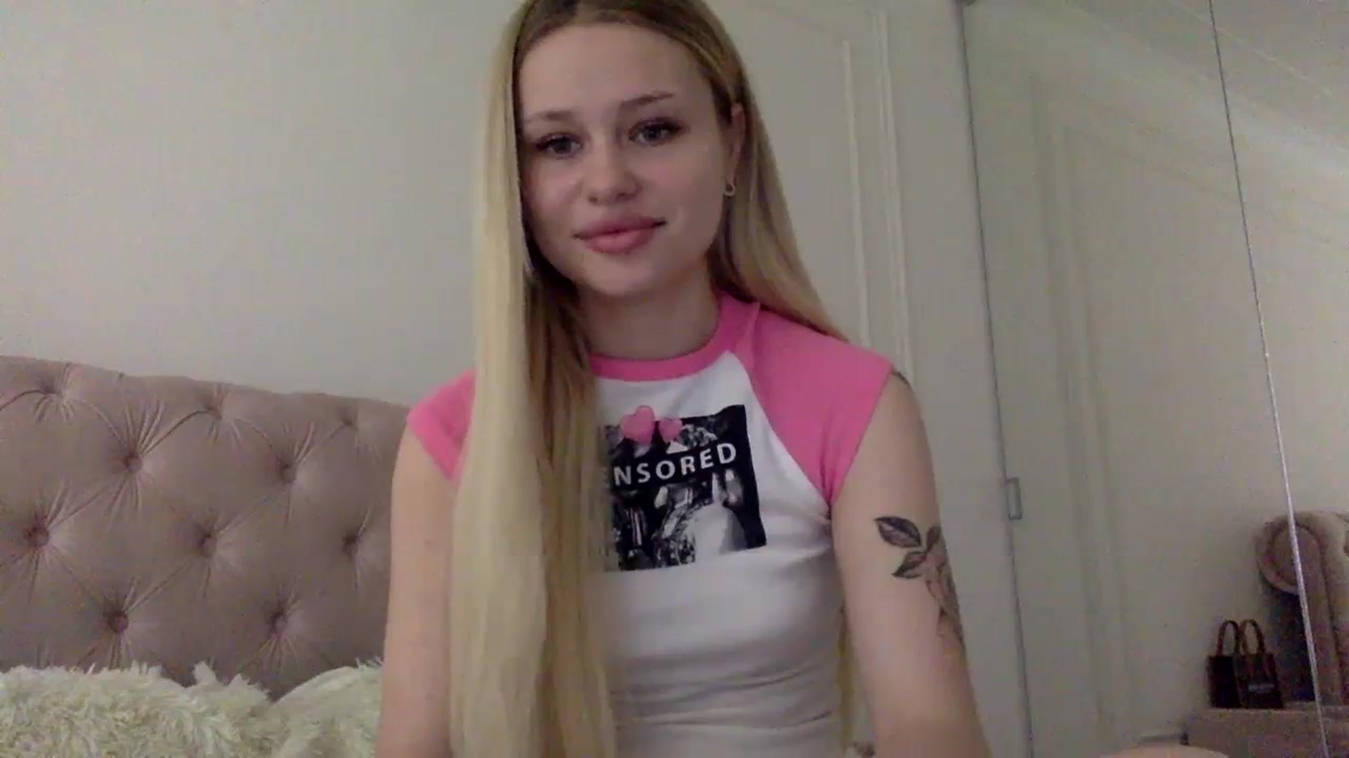 Gallery image thumbnail from StellaSol's myfreecams stream on, 12/14/2023, 08:38 image 6 of 20