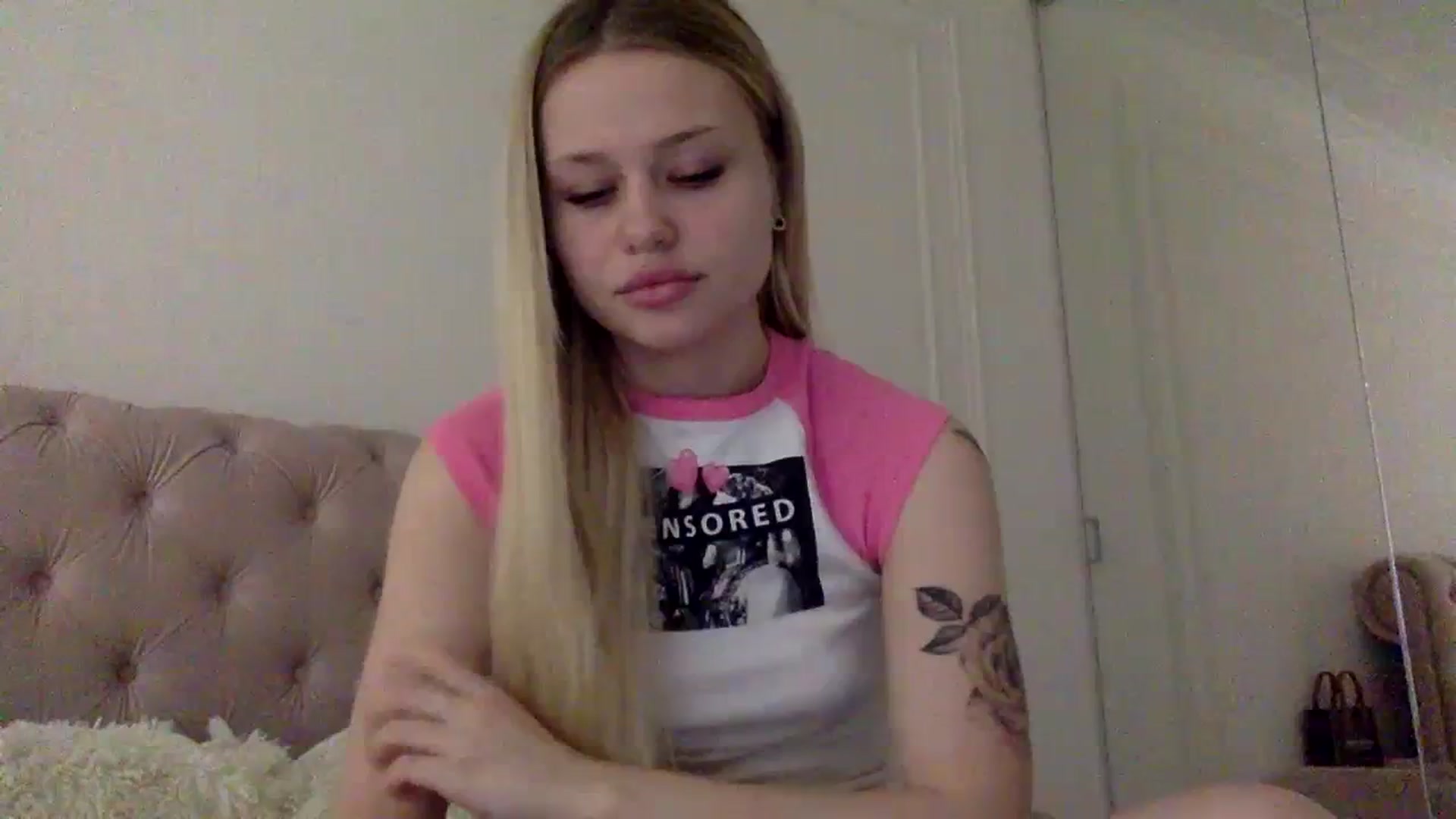 Gallery image thumbnail from StellaSol's myfreecams stream on, 12/14/2023, 08:38 image 1 of 20