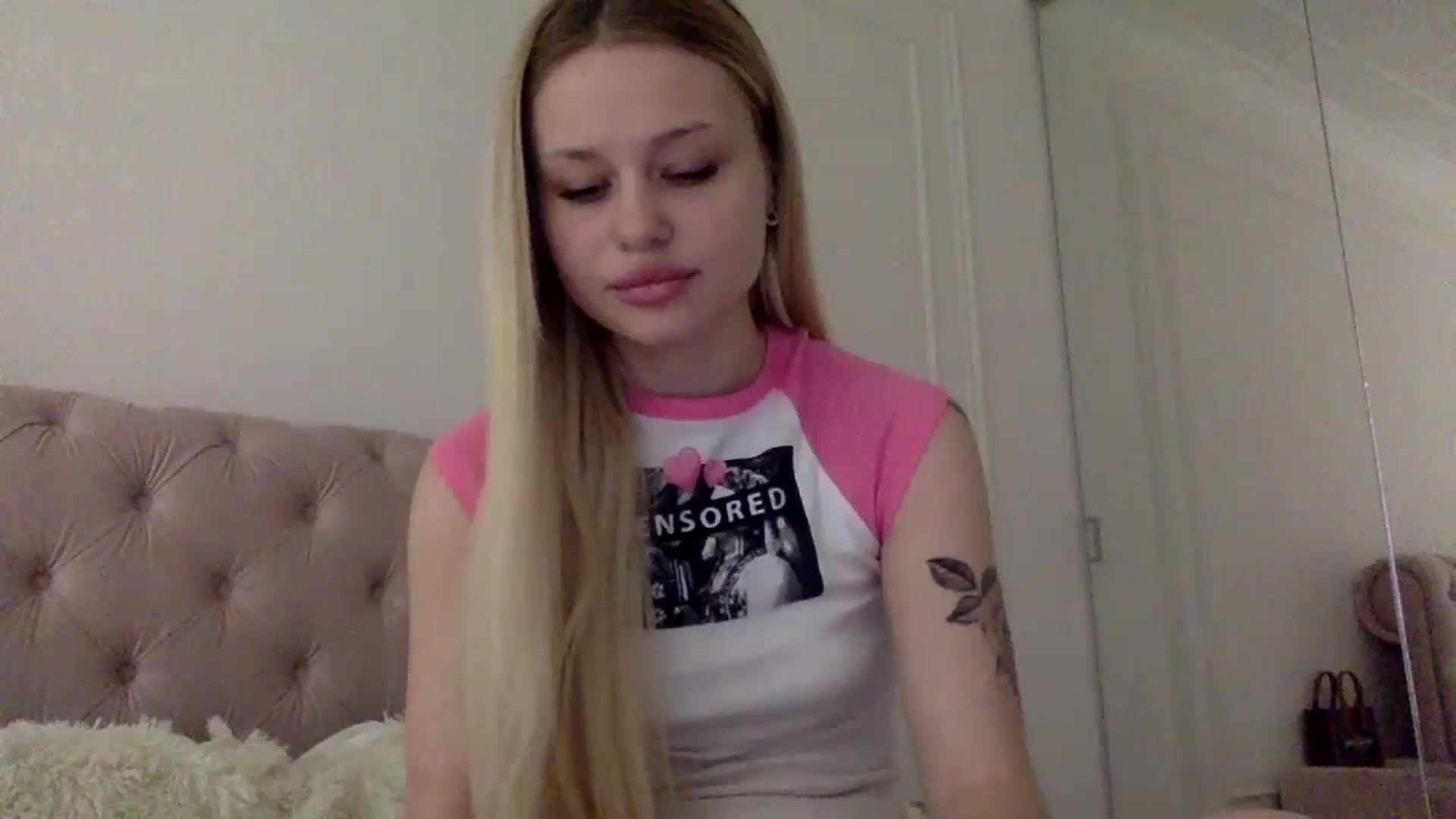 Gallery image thumbnail from StellaSol's myfreecams stream on, 12/14/2023, 08:38 image 3 of 20