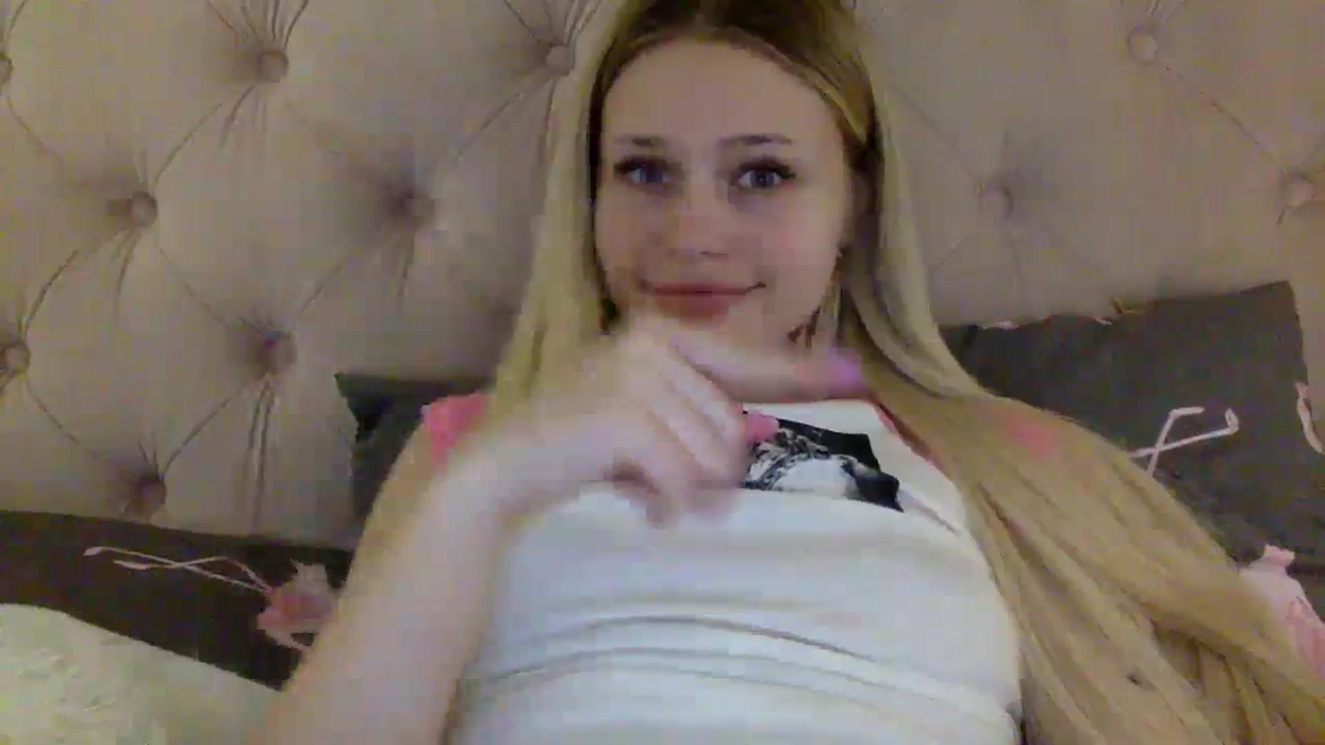 Gallery image thumbnail from StellaSol's myfreecams stream on, 12/14/2023, 11:45 image 8 of 20