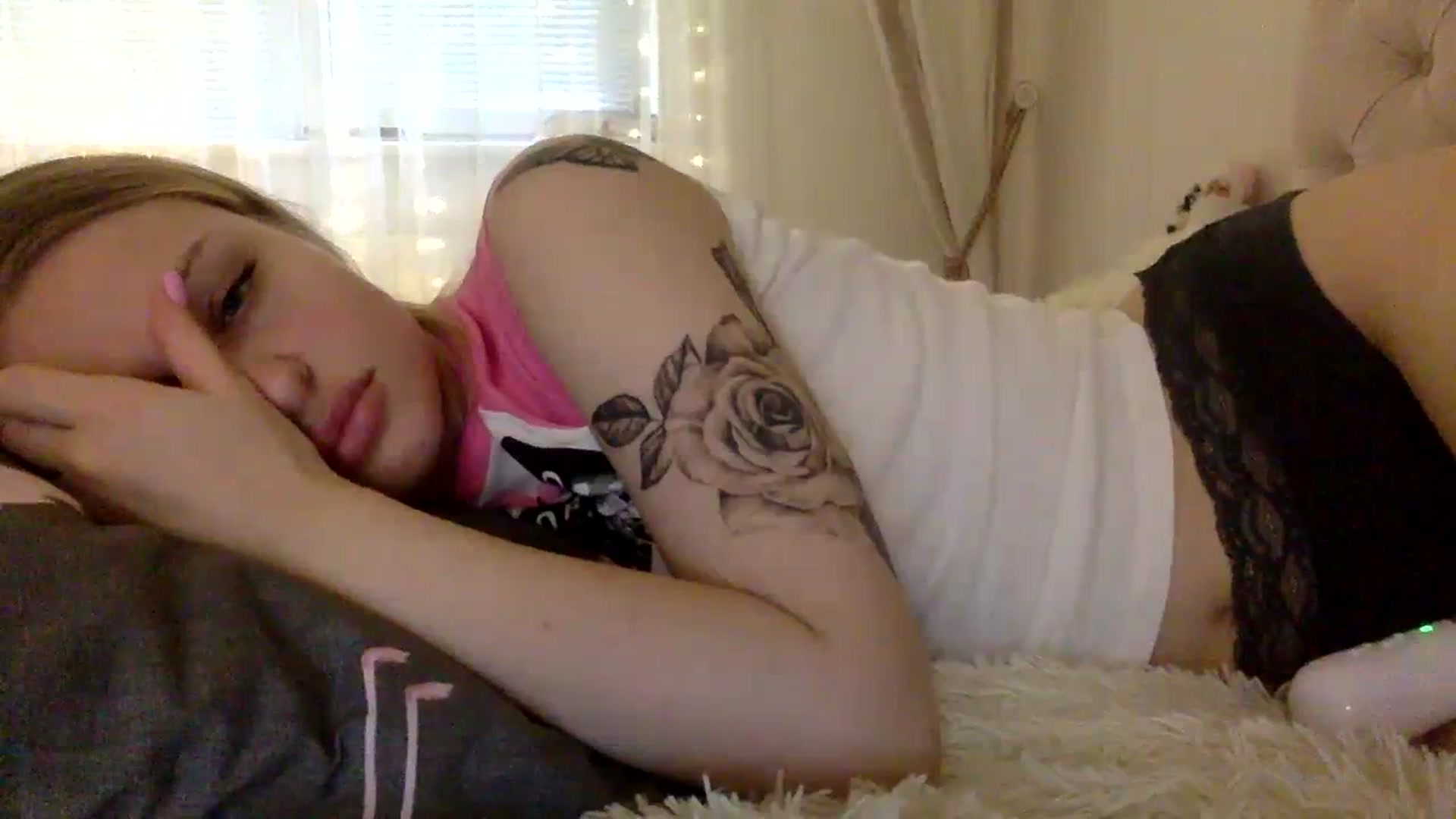 Gallery image thumbnail from StellaSol's myfreecams stream on, 12/14/2023, 11:45 image 12 of 20