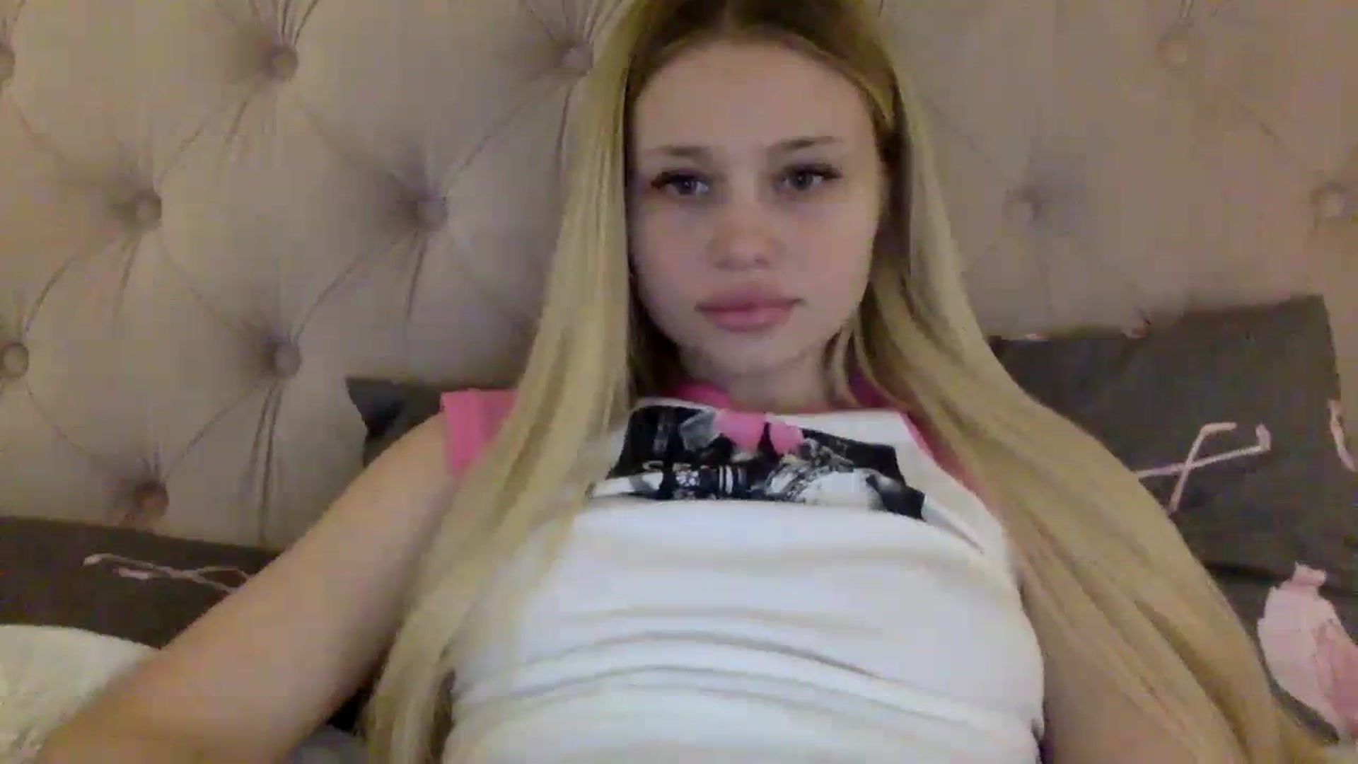 Gallery image thumbnail from StellaSol's myfreecams stream on, 12/14/2023, 11:45 image 7 of 20