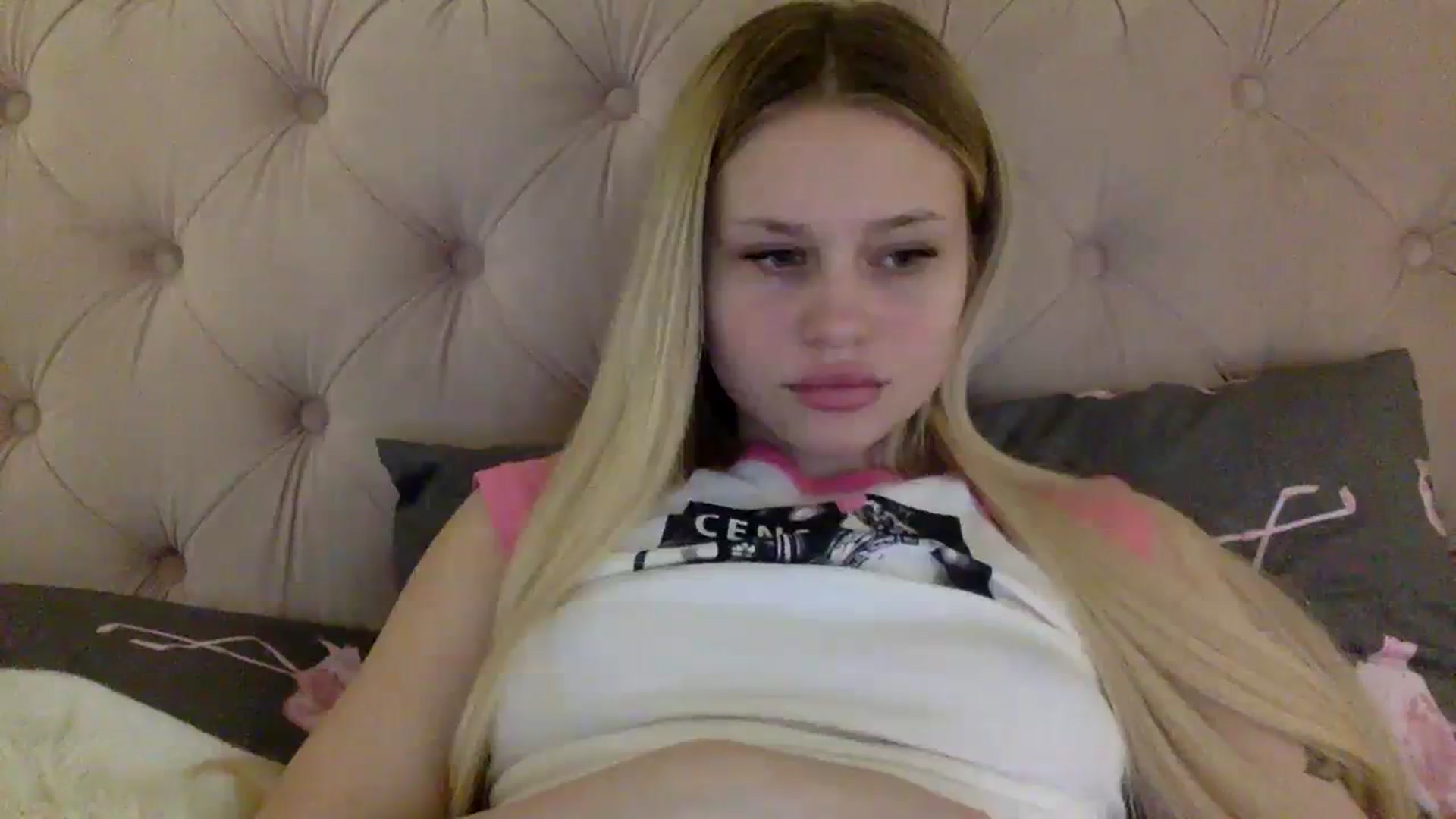 Gallery image thumbnail from StellaSol's myfreecams stream on, 12/14/2023, 11:45 image 10 of 20