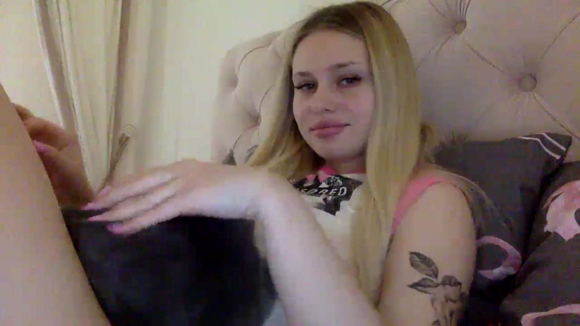 Gallery image thumbnail from StellaSol's myfreecams stream on, 12/14/2023, 12:13 image 17 of 20