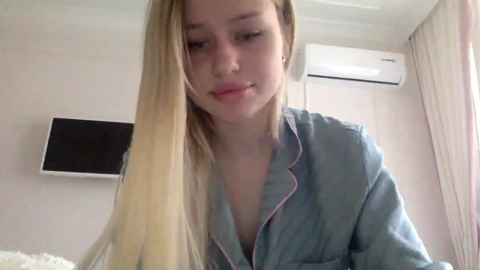 Gallery image thumbnail from StellaSol's myfreecams stream on, 12/17/2023, 13:31 image 3 of 20