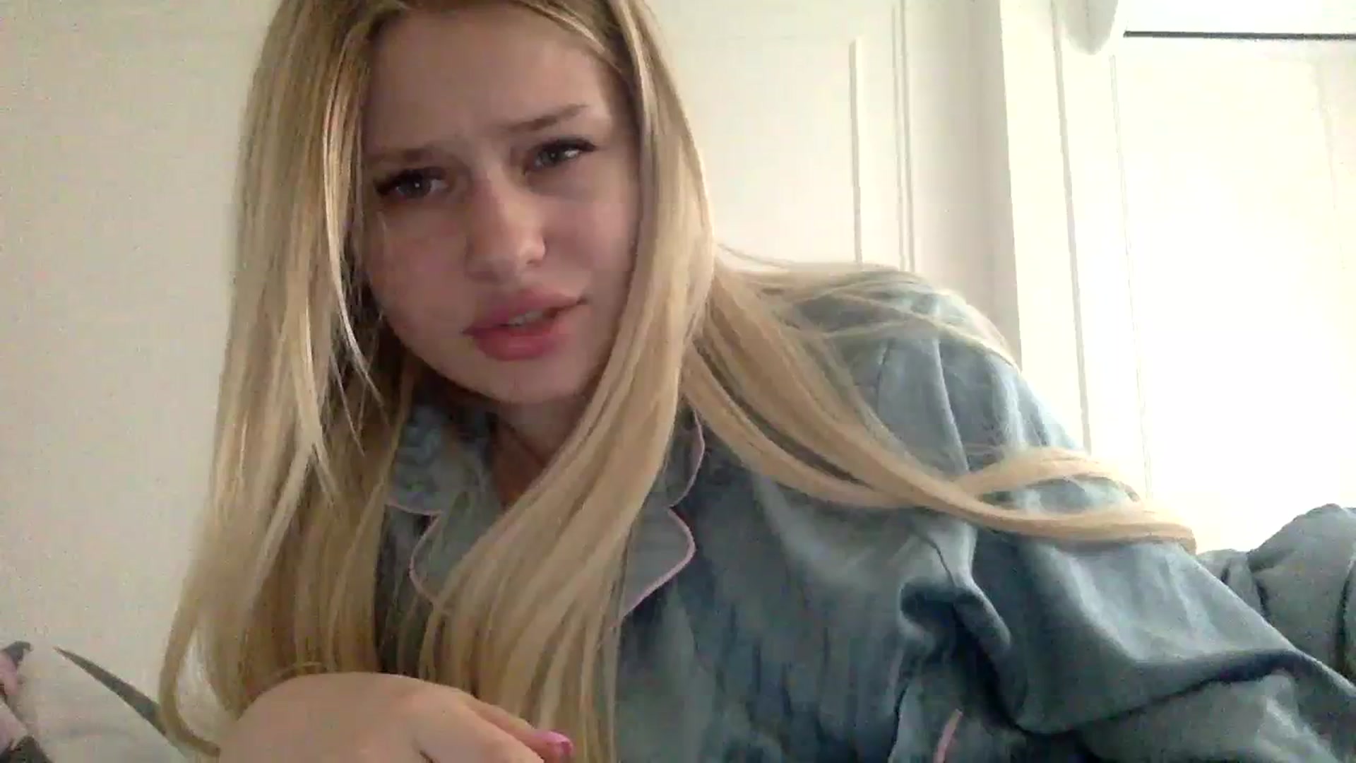 Gallery image thumbnail from StellaSol's myfreecams stream on, 12/17/2023, 13:31 image 5 of 20