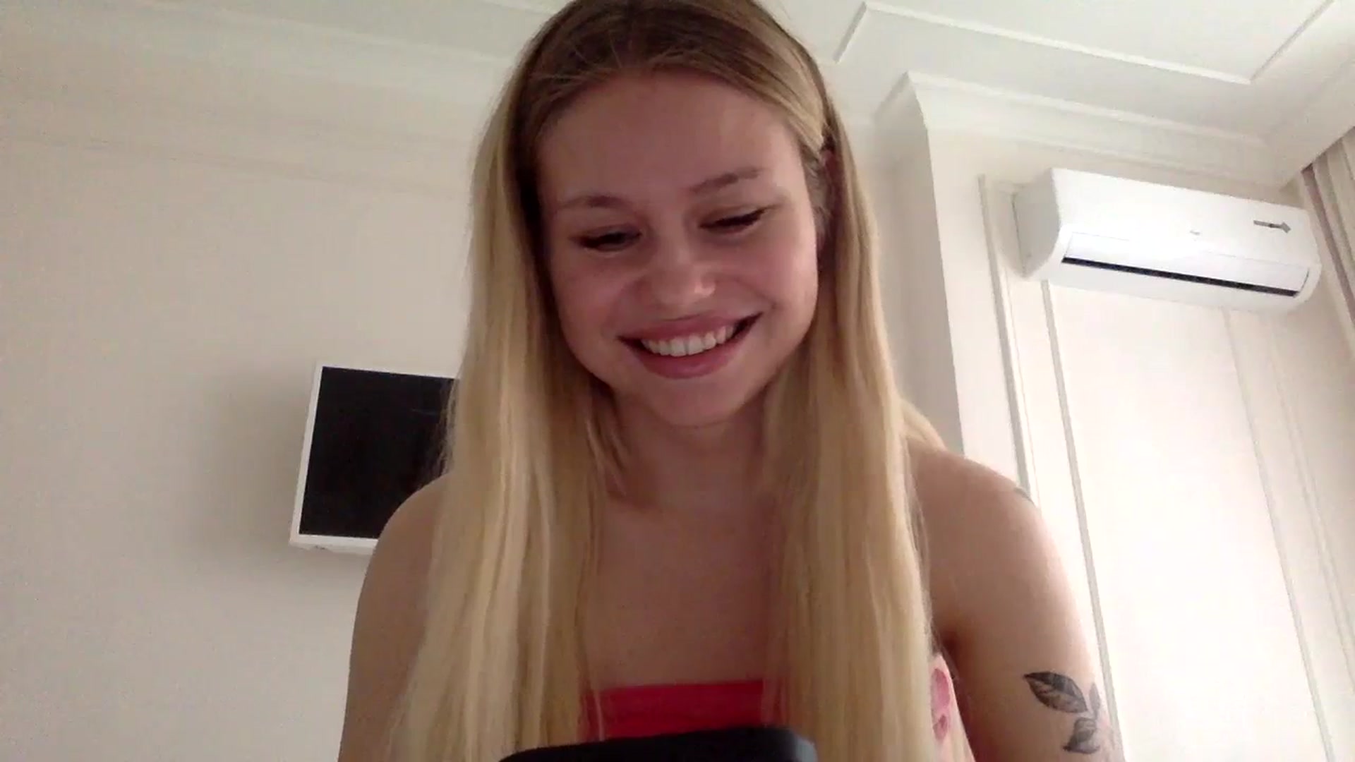 Gallery image thumbnail from StellaSol's myfreecams stream on, 12/23/2023, 12:07 image 6 of 20