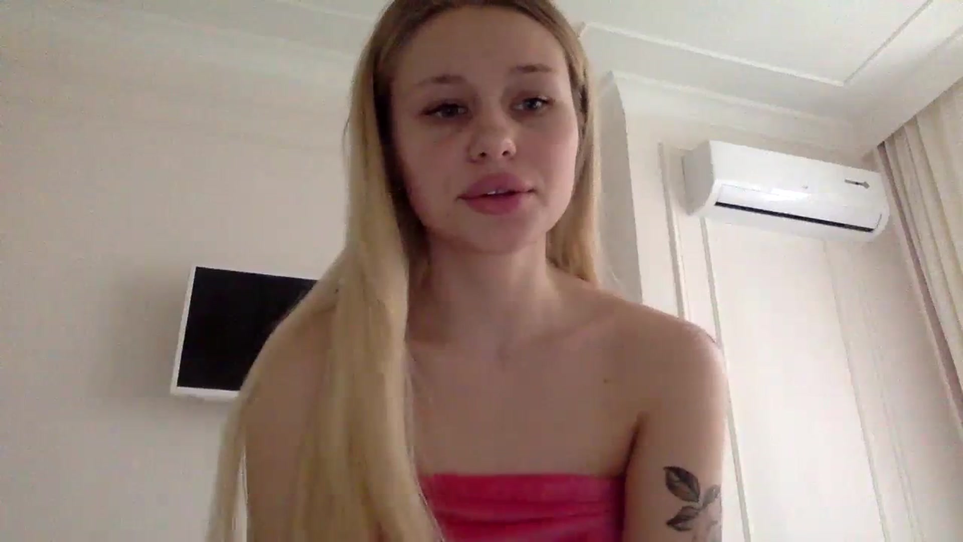 Gallery image thumbnail from StellaSol's myfreecams stream on, 12/23/2023, 12:07 image 3 of 20