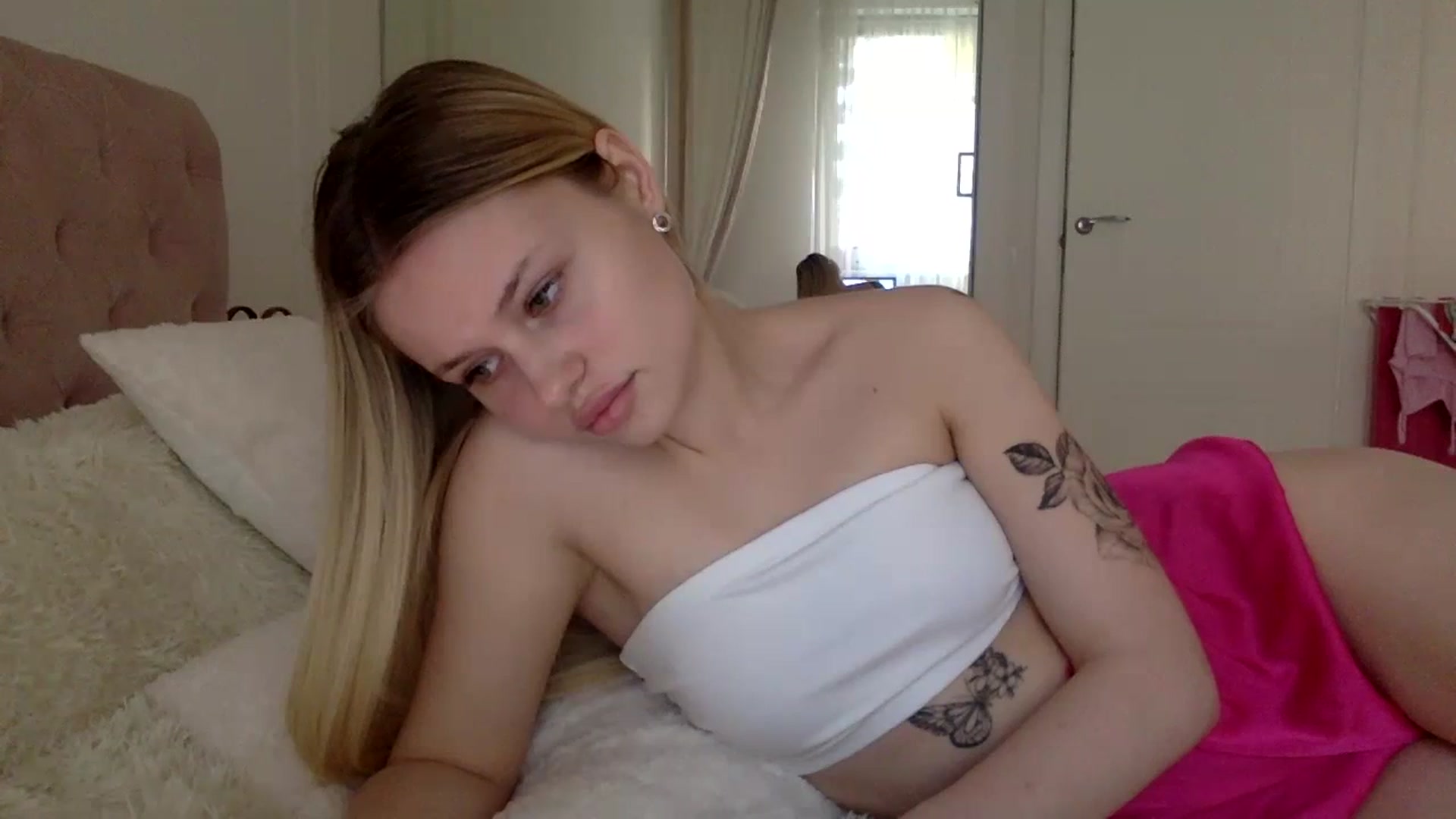Gallery image thumbnail from StellaSol's myfreecams stream on, 12/28/2023, 13:01 image 14 of 20