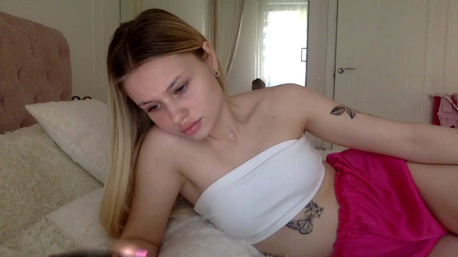 Gallery image thumbnail from StellaSol's myfreecams stream on, 12/28/2023, 13:01 image 15 of 20