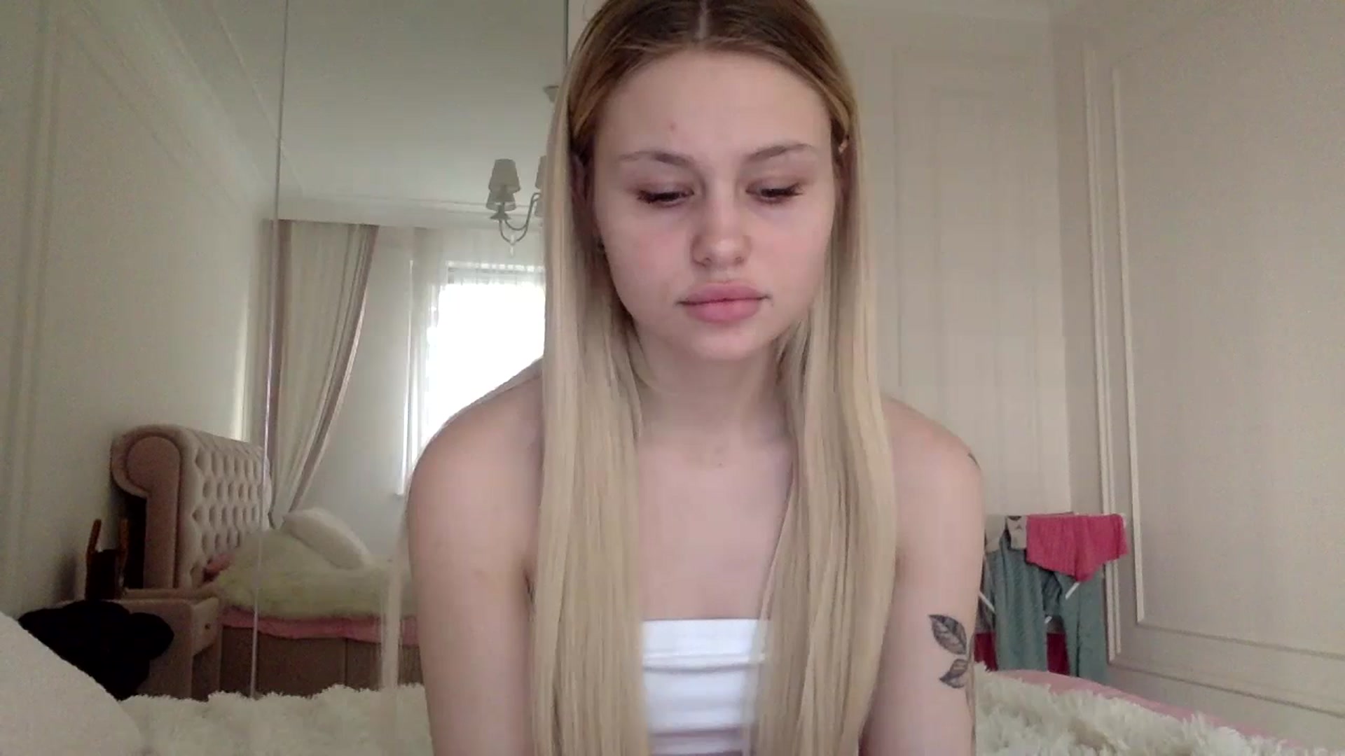 Gallery image thumbnail from StellaSol's myfreecams stream on, 12/28/2023, 13:01 image 13 of 20