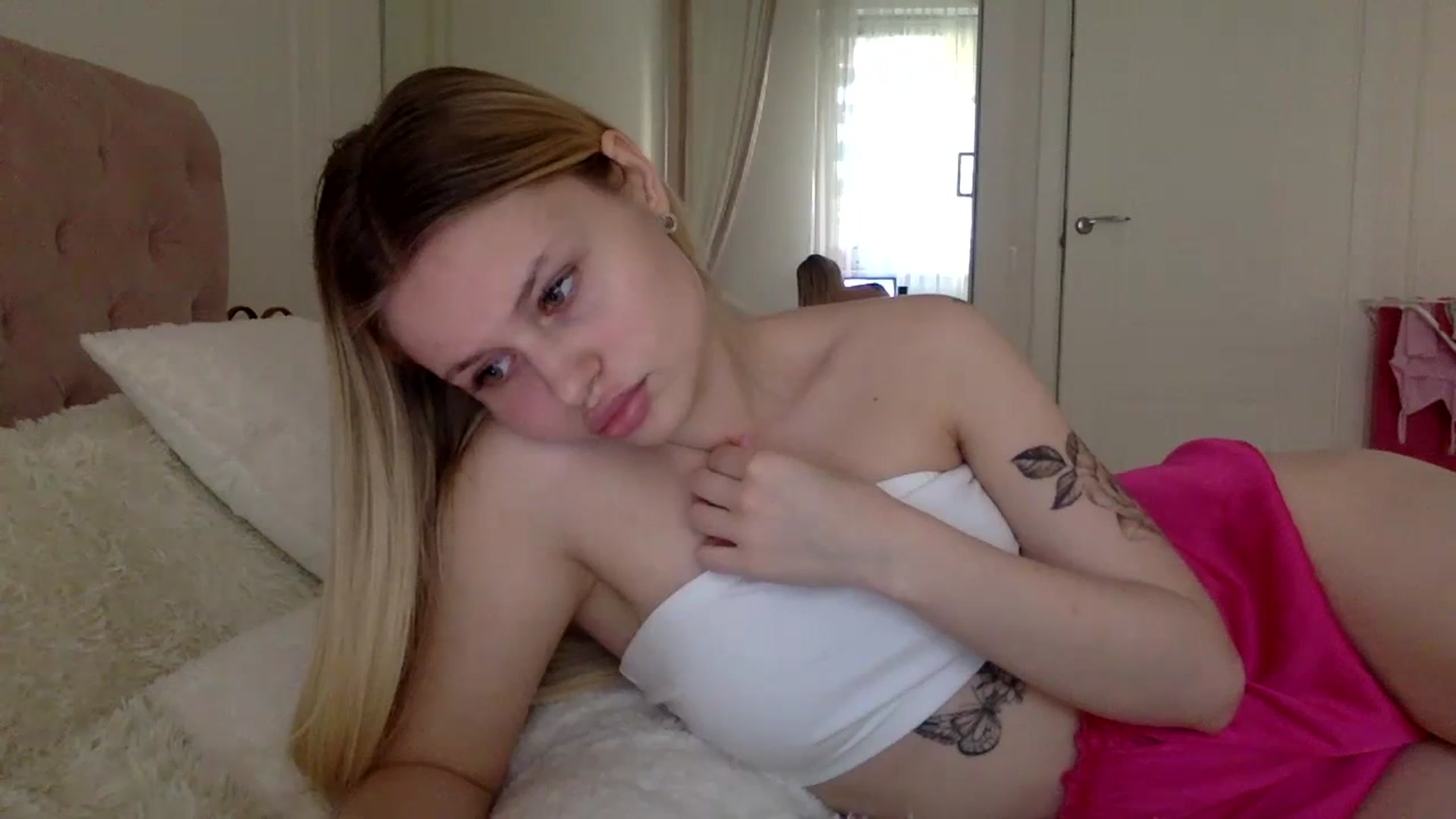 Gallery image thumbnail from StellaSol's myfreecams stream on, 12/28/2023, 13:01 image 16 of 20