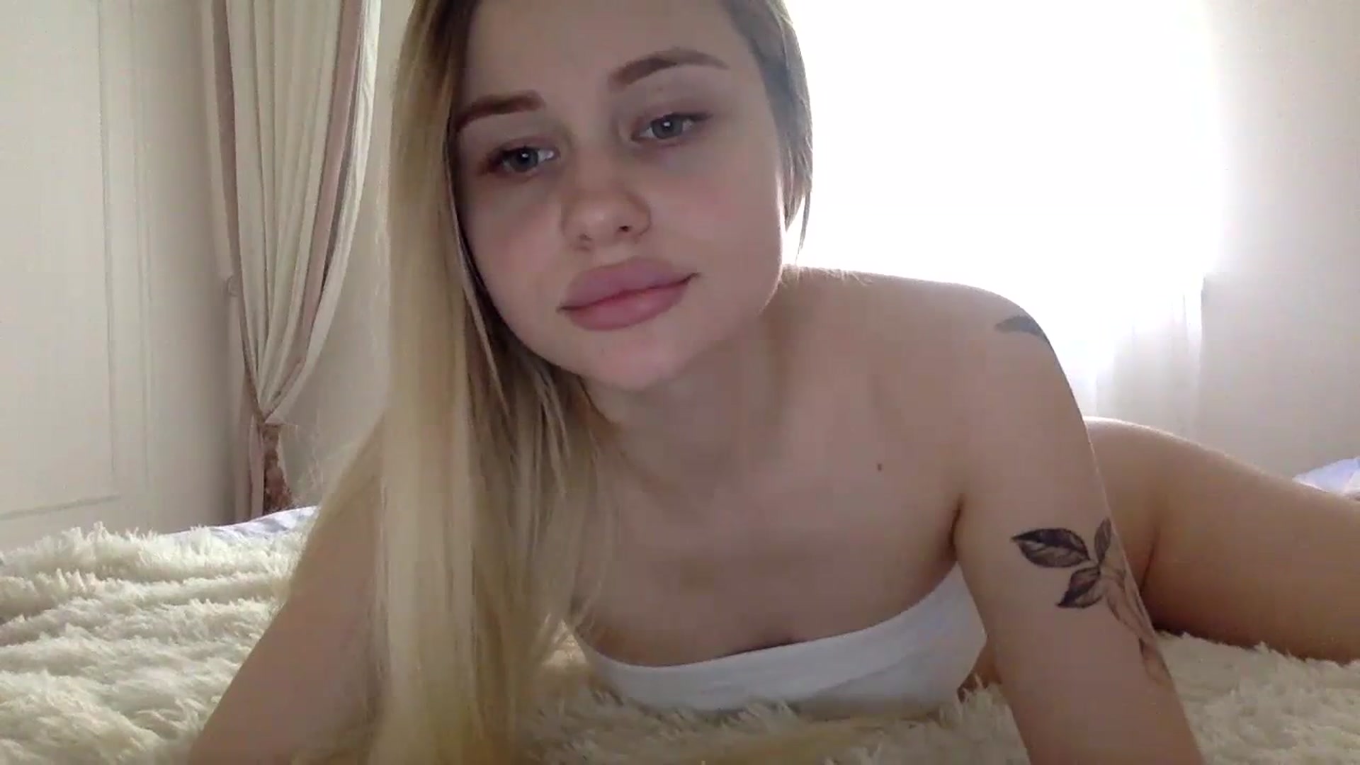 Gallery image thumbnail from StellaSol's myfreecams stream on, 01/05/2024, 12:00 image 17 of 20