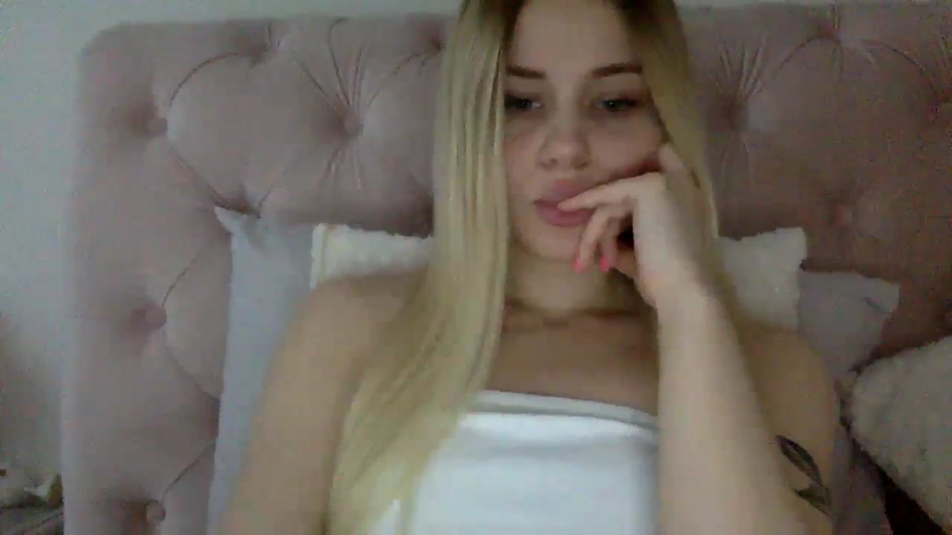 Gallery image thumbnail from StellaSol's myfreecams stream on, 01/05/2024, 12:57 image 19 of 20