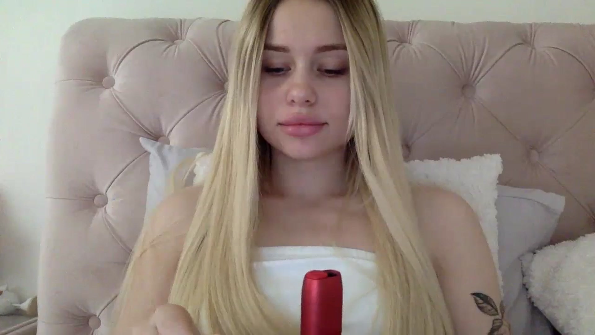 Gallery image thumbnail from StellaSol's myfreecams stream on, 01/05/2024, 12:57 image 11 of 20