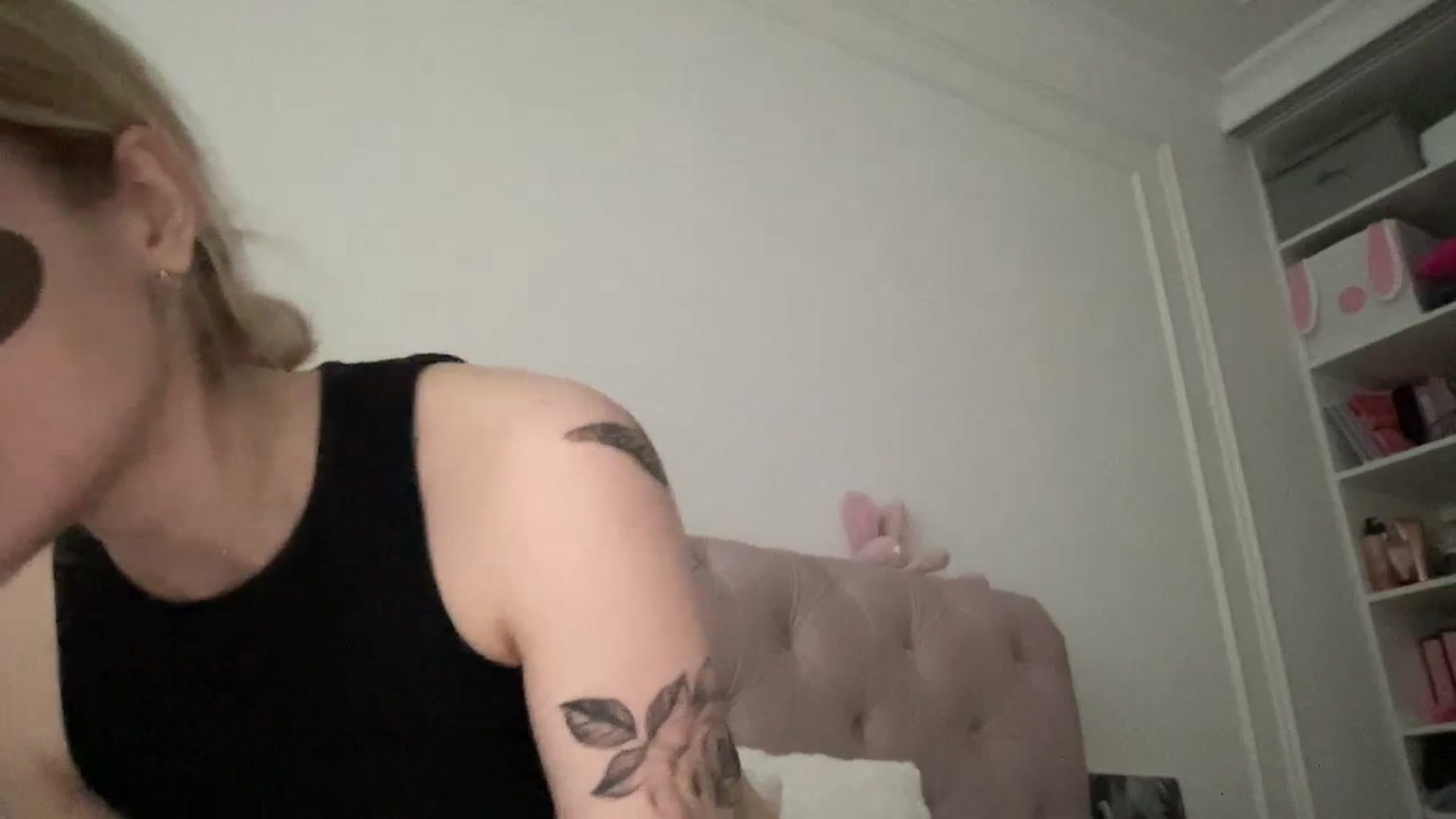 Gallery image thumbnail from StellaSol's myfreecams stream on, 01/06/2024, 09:29 image 2 of 20
