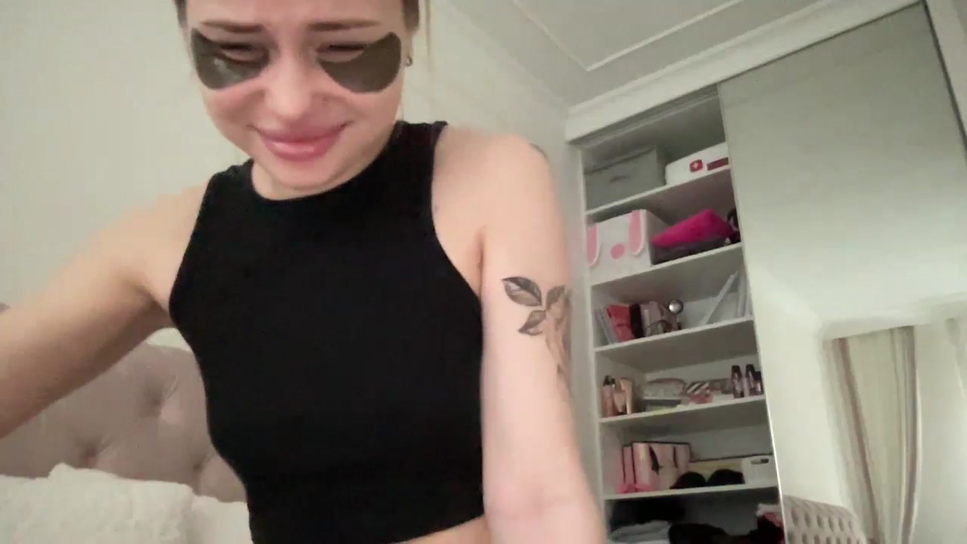 Gallery image thumbnail from StellaSol's myfreecams stream on, 01/06/2024, 09:29 image 9 of 20