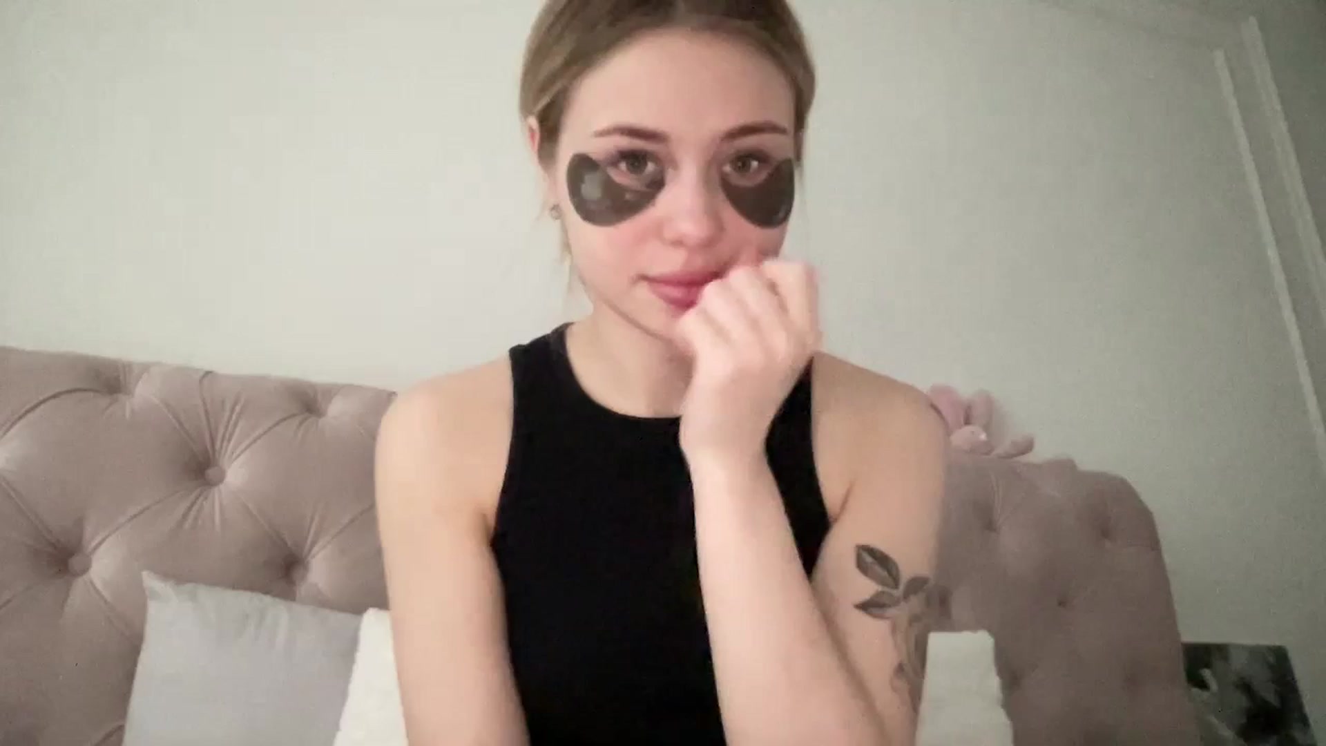 Gallery image thumbnail from StellaSol's myfreecams stream on, 01/06/2024, 09:29 image 1 of 20