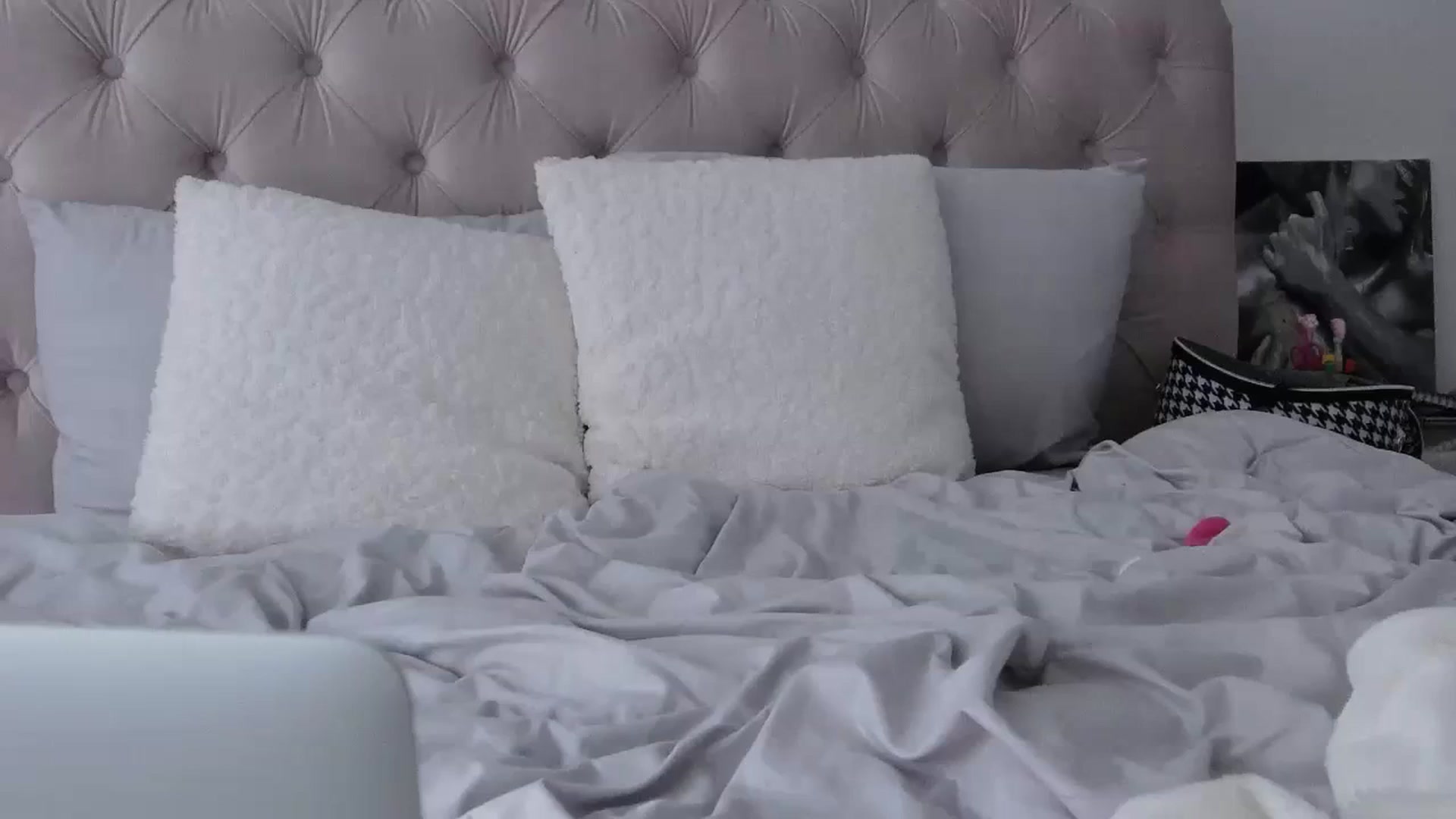 Gallery image thumbnail from StellaSol's myfreecams stream on, 01/06/2024, 11:16 image 6 of 20