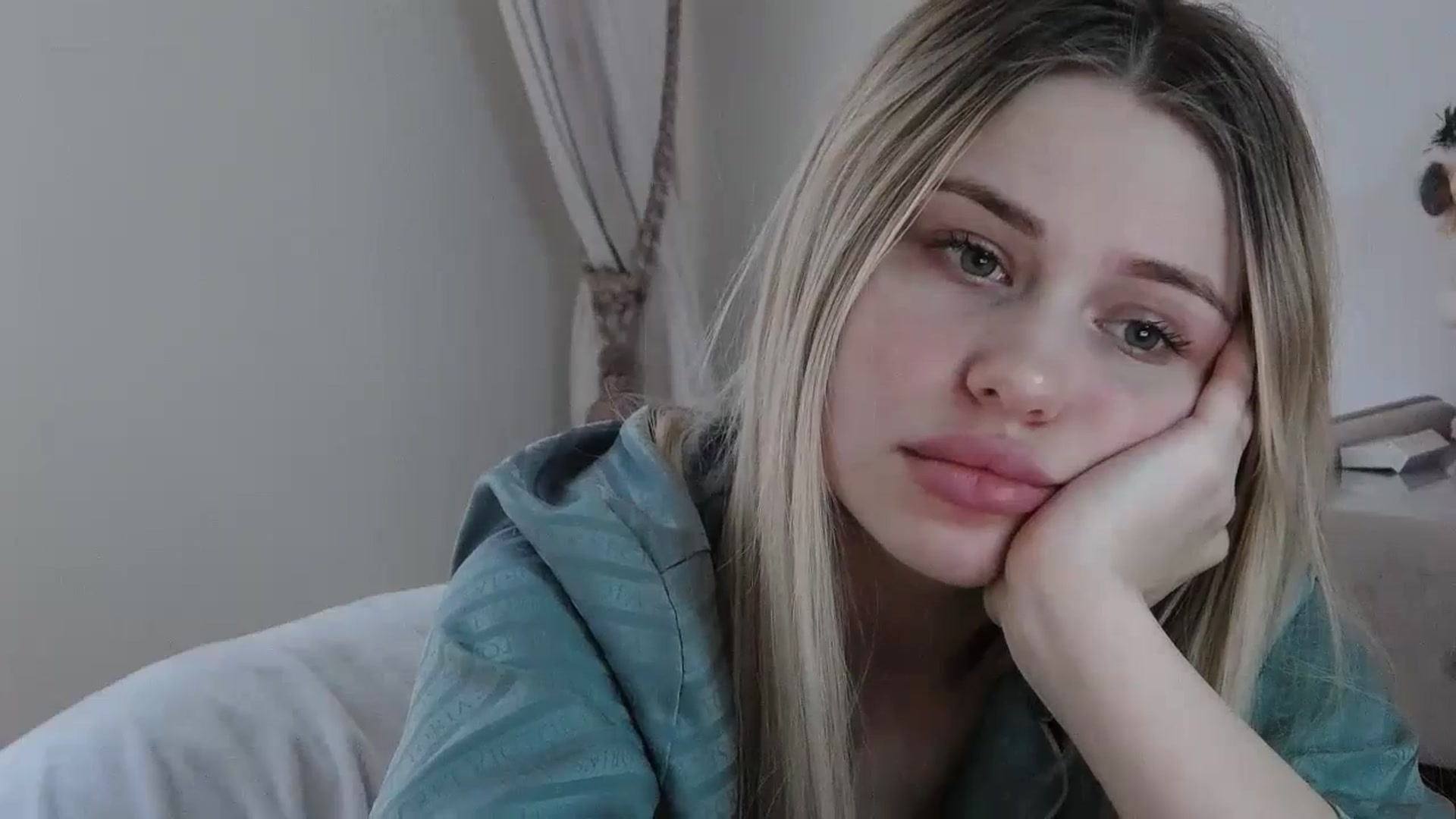 Gallery image thumbnail from StellaSol's myfreecams stream on, 01/06/2024, 13:09 image 8 of 20