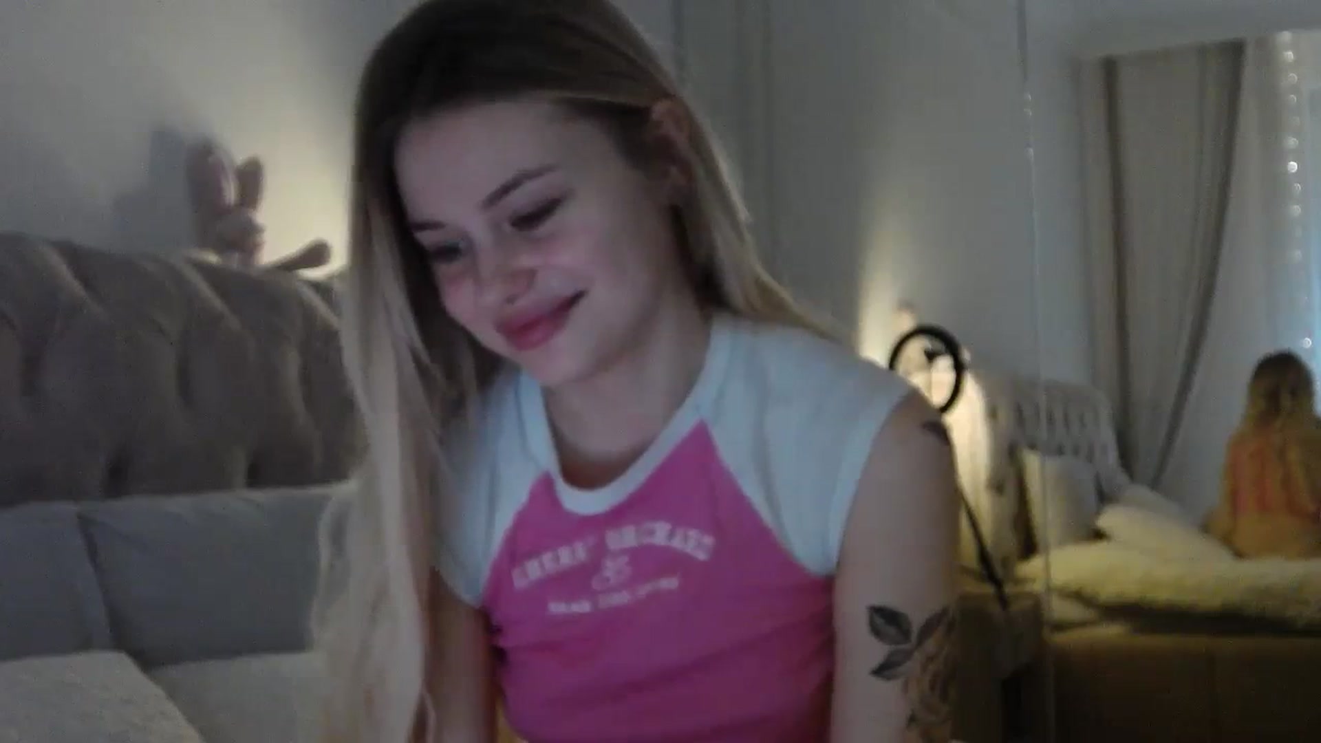 Gallery image thumbnail from StellaSol's myfreecams stream on, 01/08/2024, 09:44 image 11 of 20