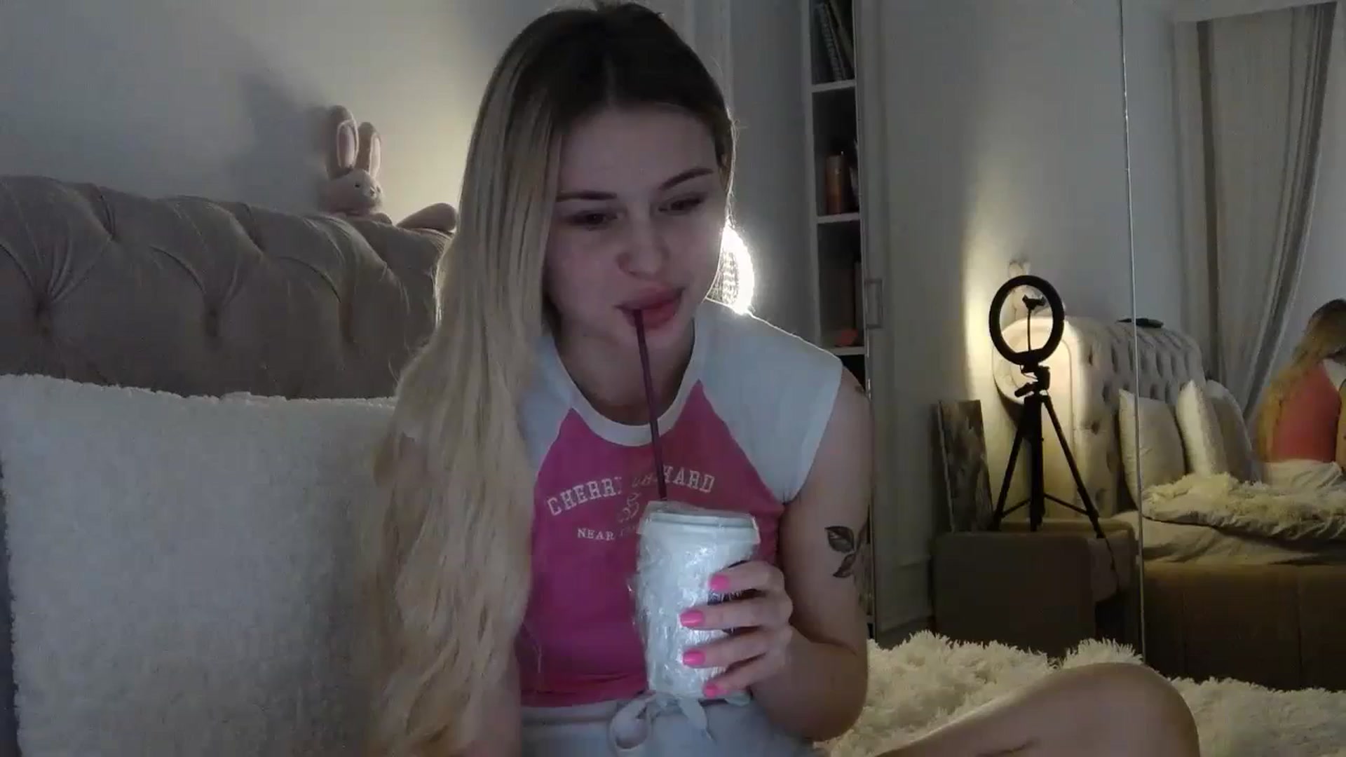 Gallery image thumbnail from StellaSol's myfreecams stream on, 01/08/2024, 10:56 image 1 of 20