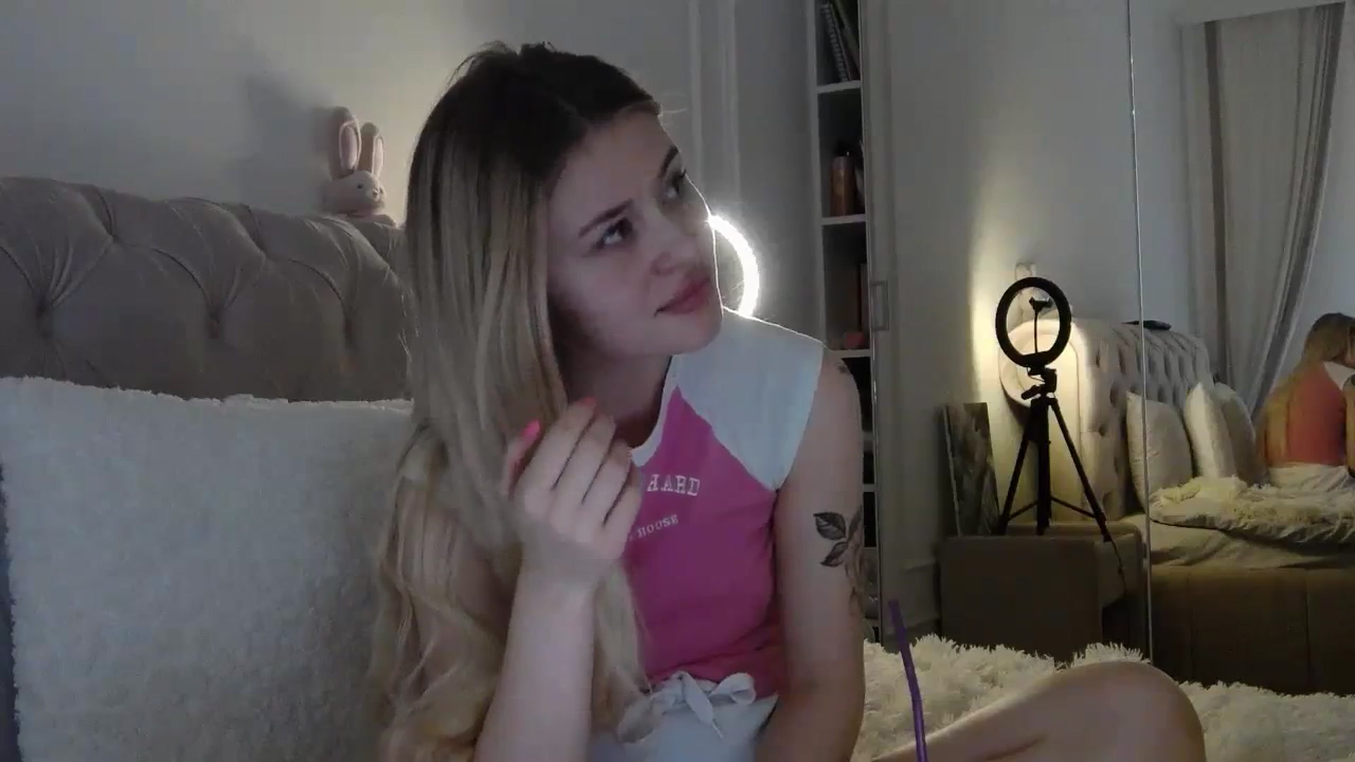 Gallery image thumbnail from StellaSol's myfreecams stream on, 01/08/2024, 10:56 image 2 of 20