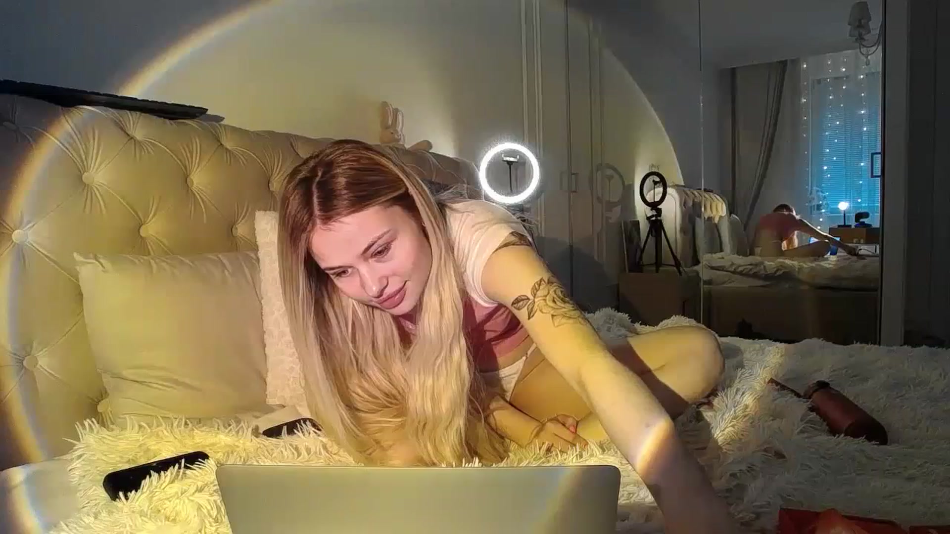 Gallery image thumbnail from StellaSol's myfreecams stream on, 01/08/2024, 11:32 image 1 of 20