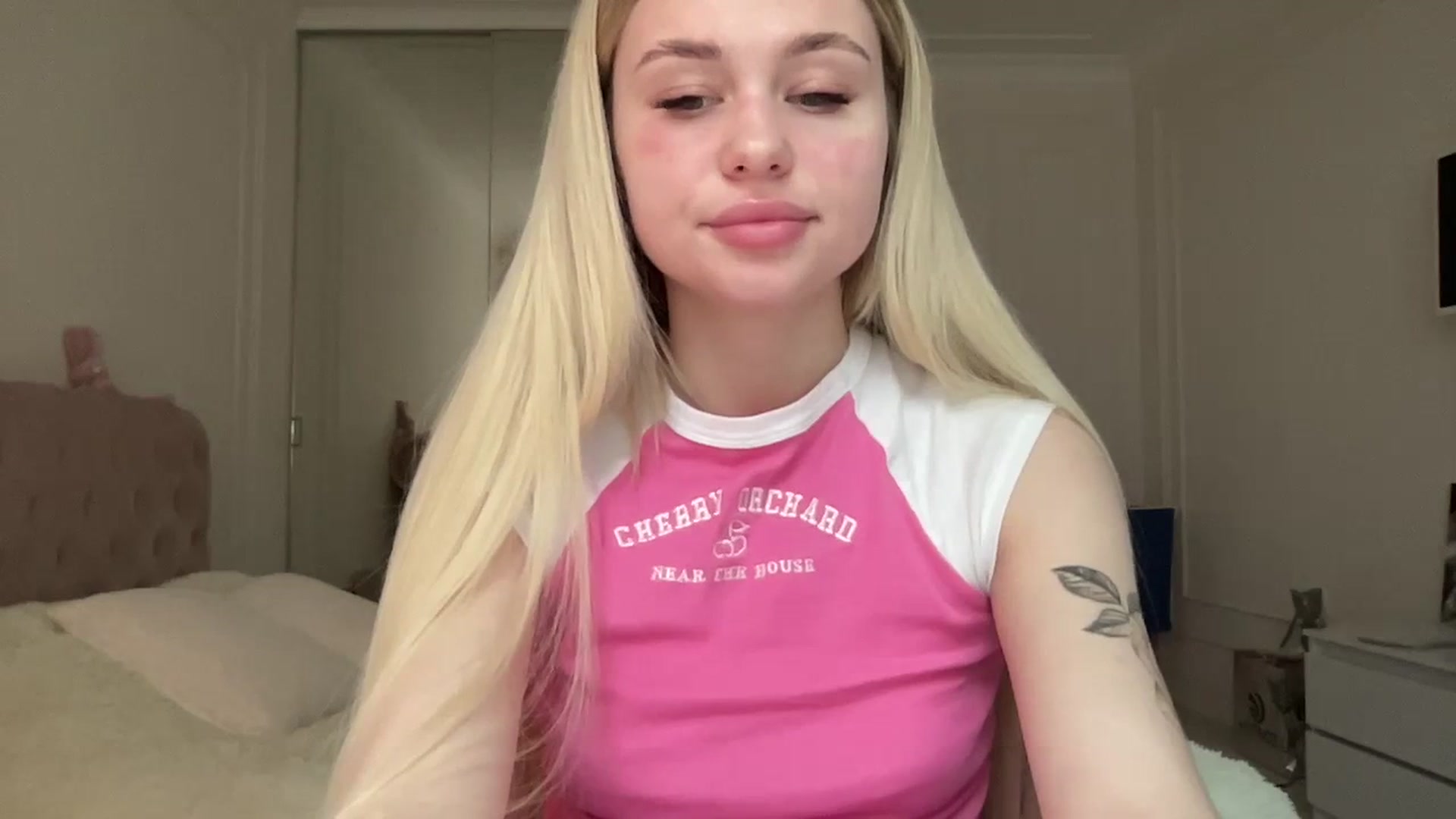 Gallery image thumbnail from StellaSol's myfreecams stream on, 01/24/2024, 08:39 image 10 of 20