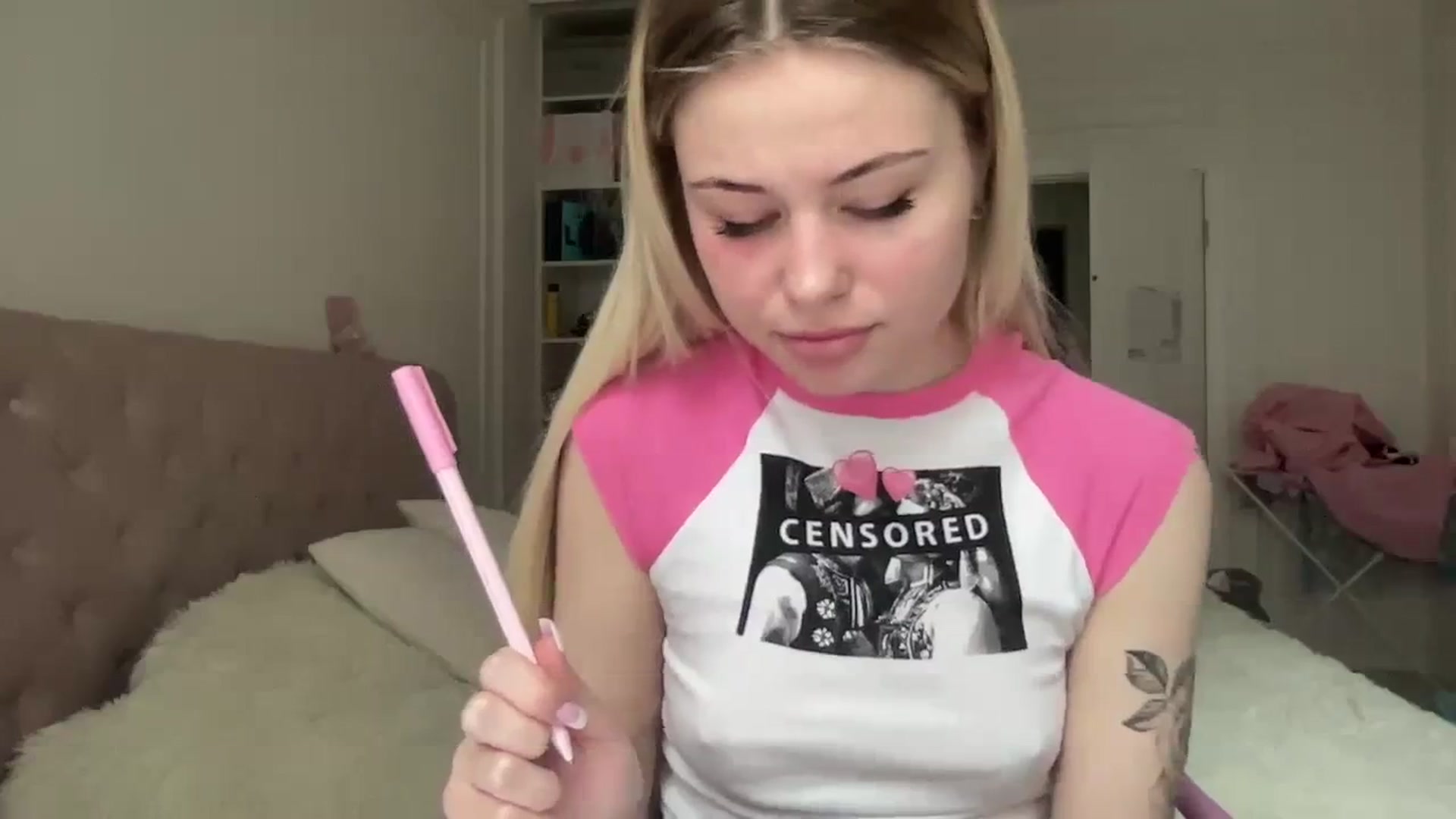 Gallery image thumbnail from StellaSol's myfreecams stream on, 01/27/2024, 08:07 image 9 of 20