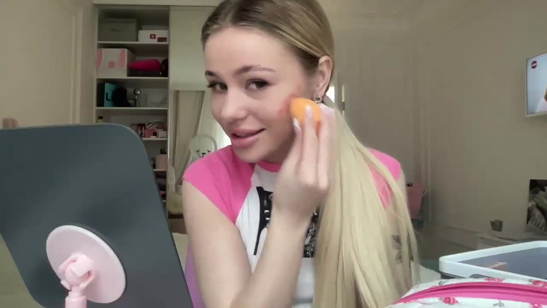 Gallery image thumbnail from StellaSol's myfreecams stream on, 01/27/2024, 09:16 image 2 of 20