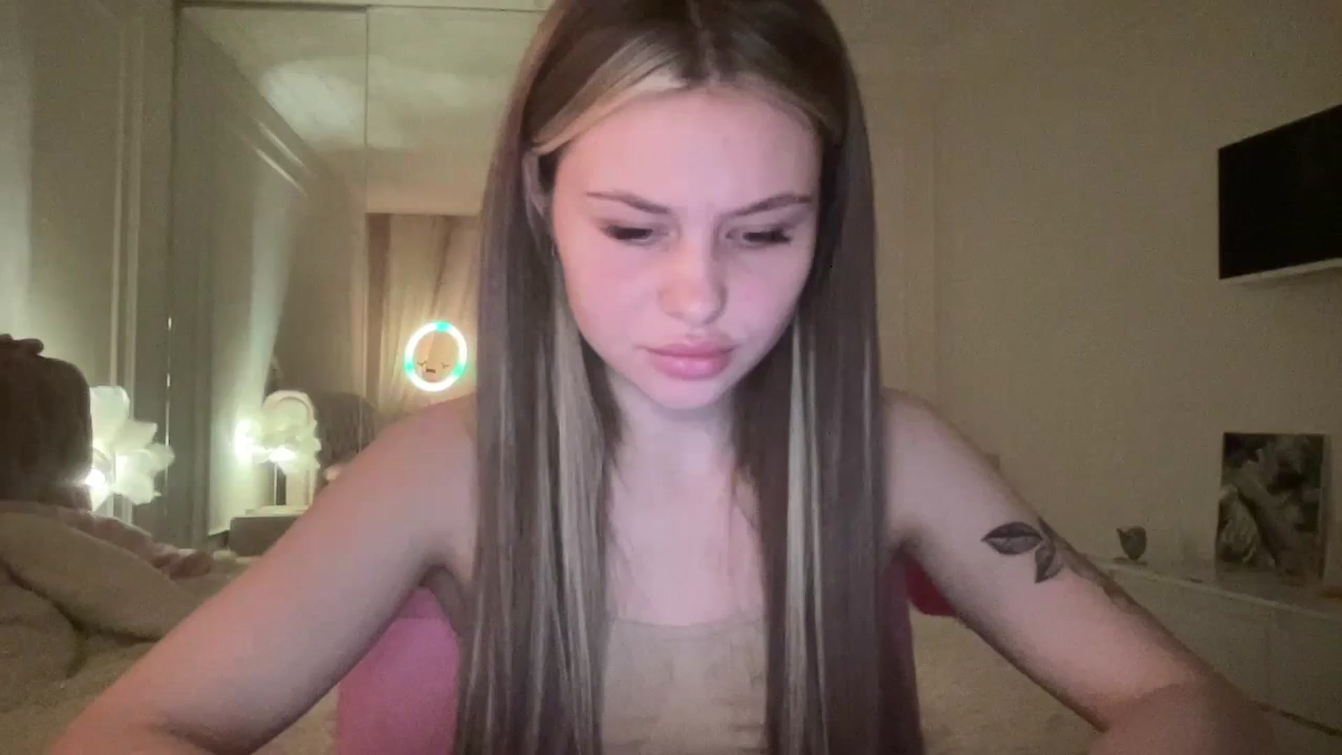 Gallery image thumbnail from StellaSol's myfreecams stream on, 02/09/2024, 18:39 image 19 of 20