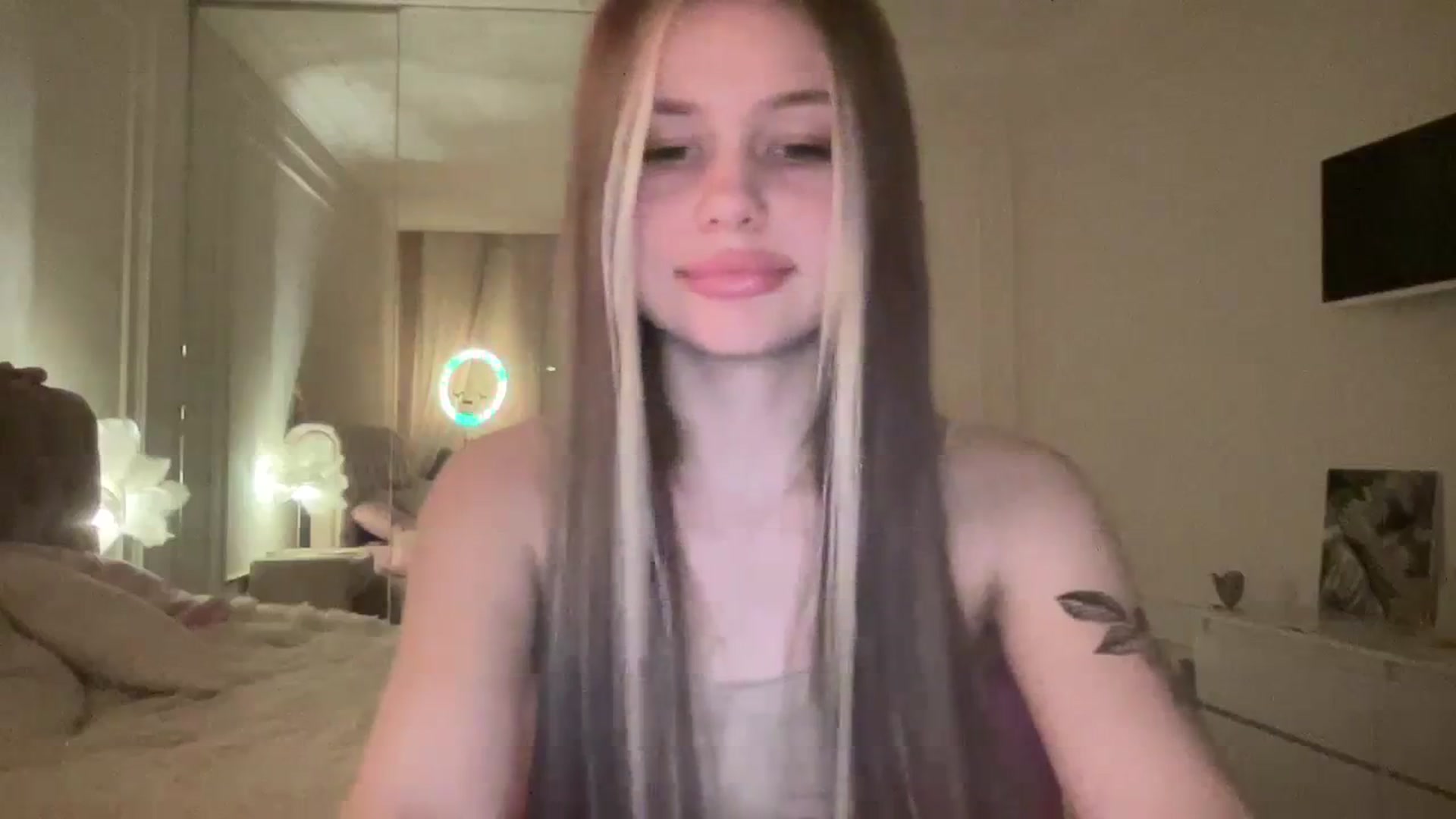 Gallery image thumbnail from StellaSol's myfreecams stream on, 02/09/2024, 18:39 image 3 of 20