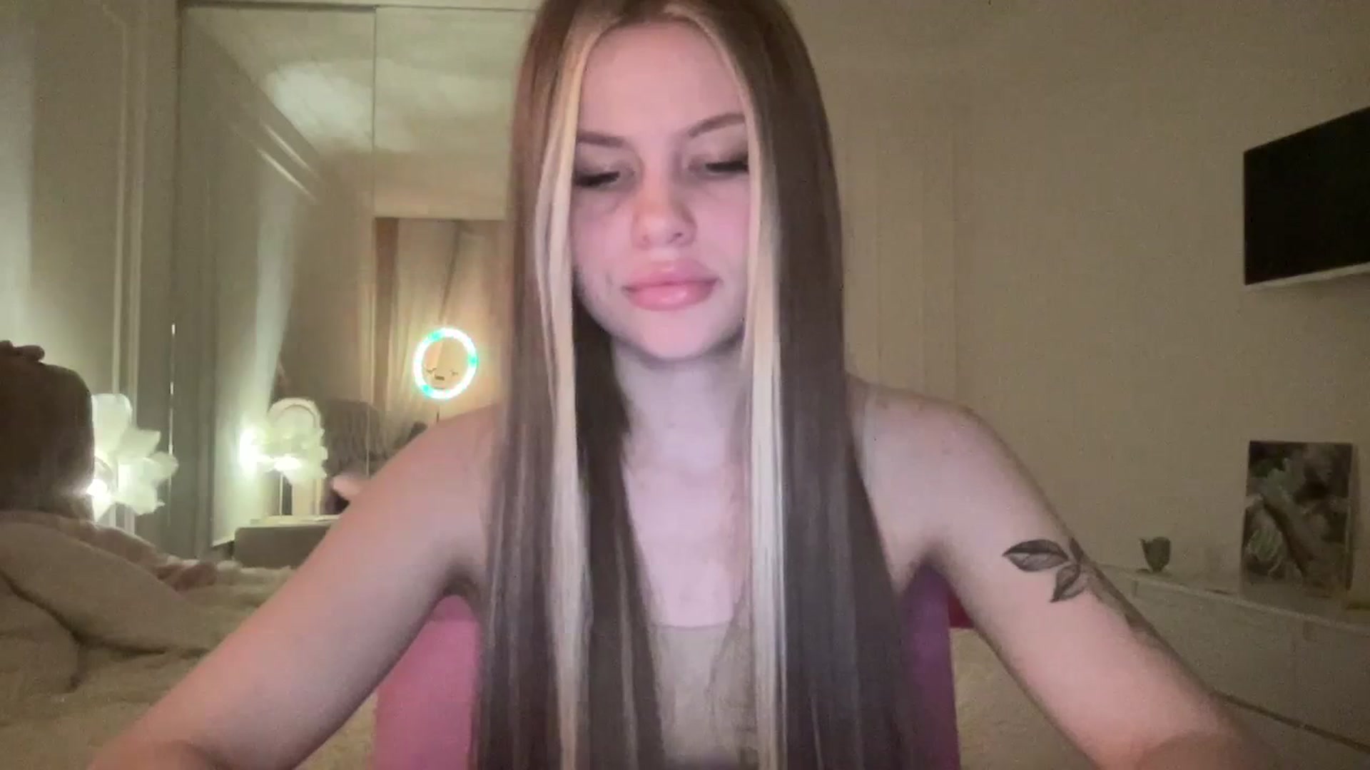 Gallery image thumbnail from StellaSol's myfreecams stream on, 02/09/2024, 18:39 image 12 of 20