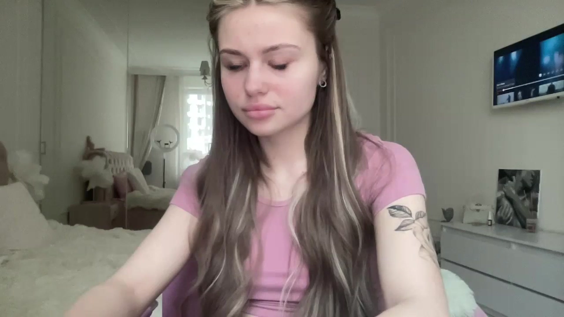 Gallery image thumbnail from StellaSol's myfreecams stream on, 02/11/2024, 13:10 image 8 of 20
