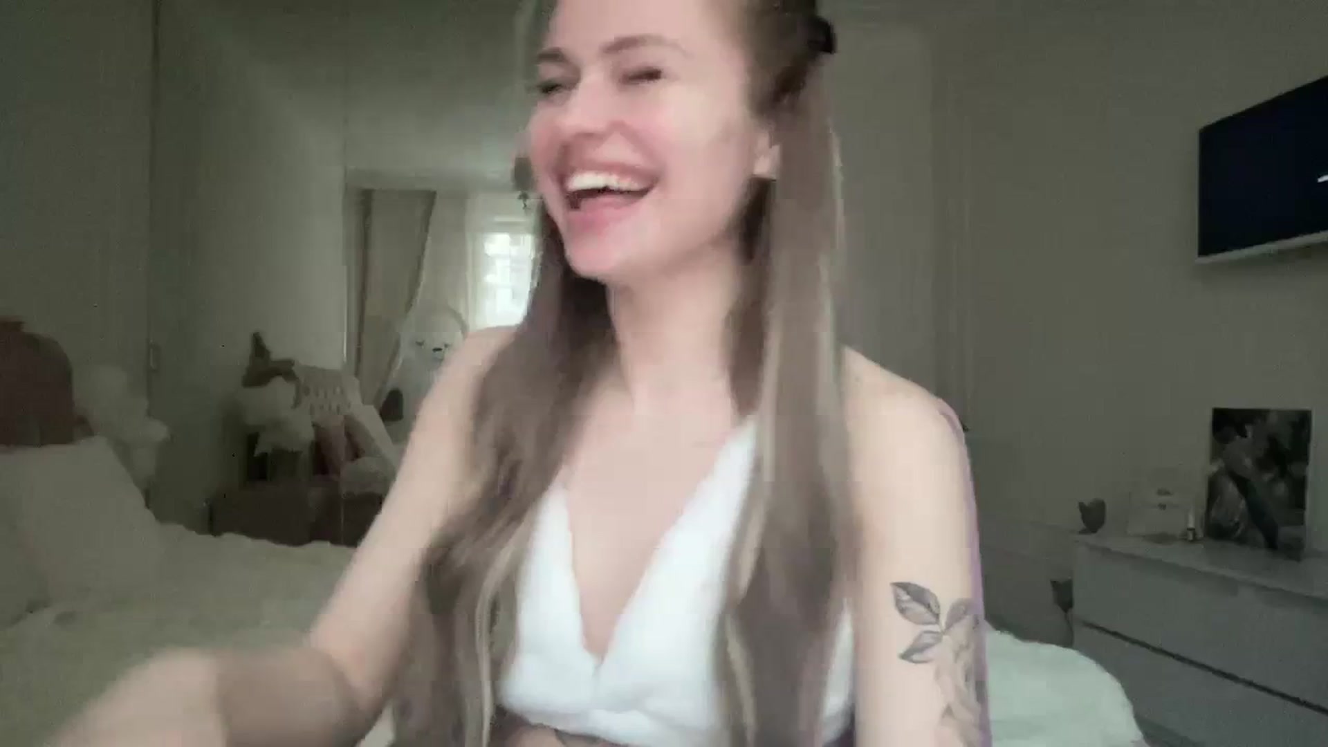 Gallery image thumbnail from StellaSol's myfreecams stream on, 02/11/2024, 14:32 image 20 of 20