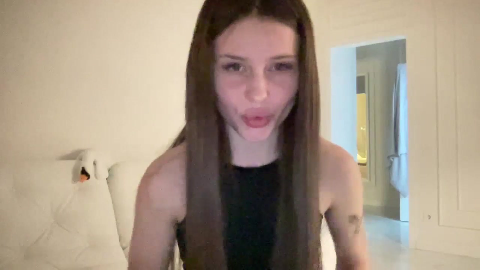 Gallery image thumbnail from StellaSol's myfreecams stream on, 03/03/2024, 21:03 image 3 of 20