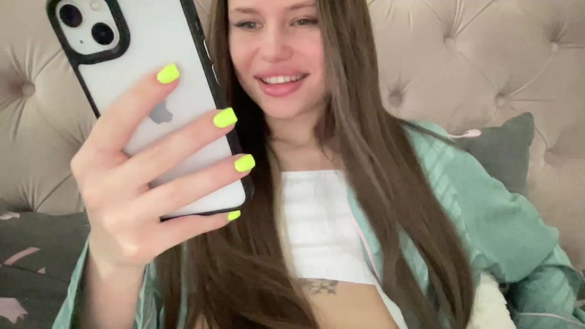 Gallery image thumbnail from StellaSol's myfreecams stream on, 03/08/2024, 07:30 image 12 of 20