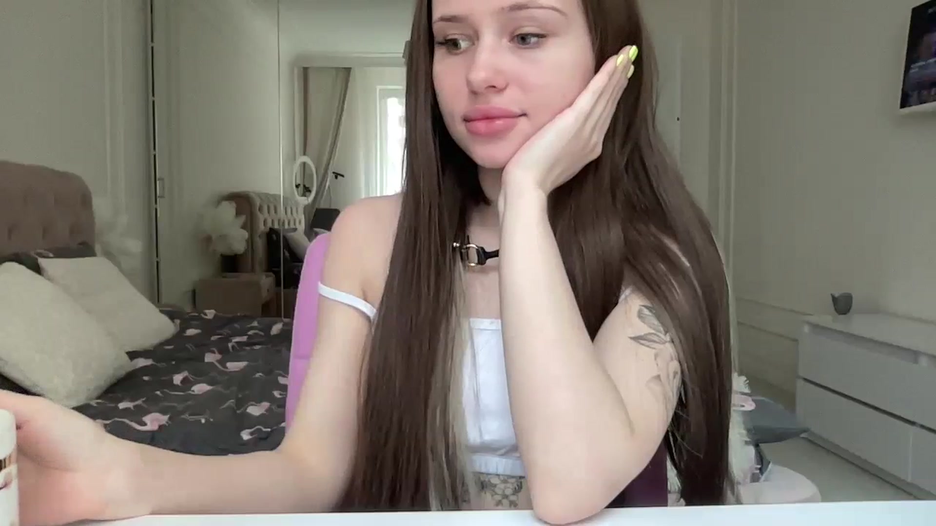 Gallery image thumbnail from StellaSol's myfreecams stream on, 03/08/2024, 08:44 image 11 of 20