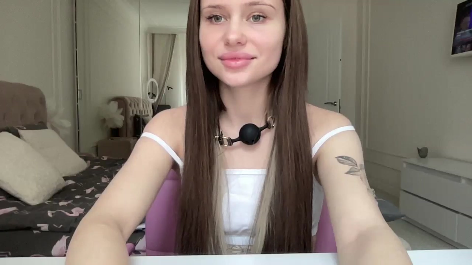Gallery image thumbnail from StellaSol's myfreecams stream on, 03/08/2024, 08:44 image 6 of 20